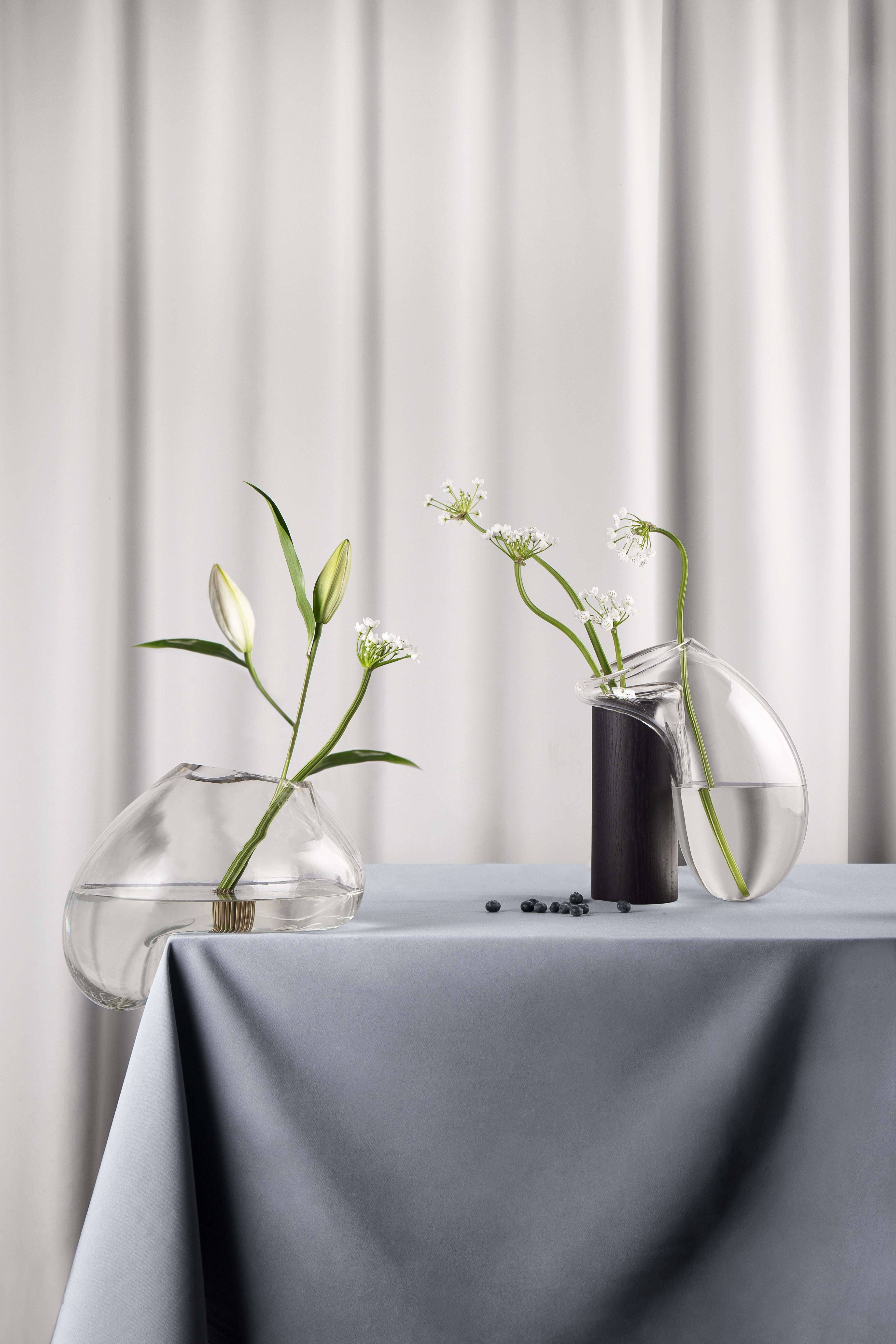 GUTTA BOON vase glass with black