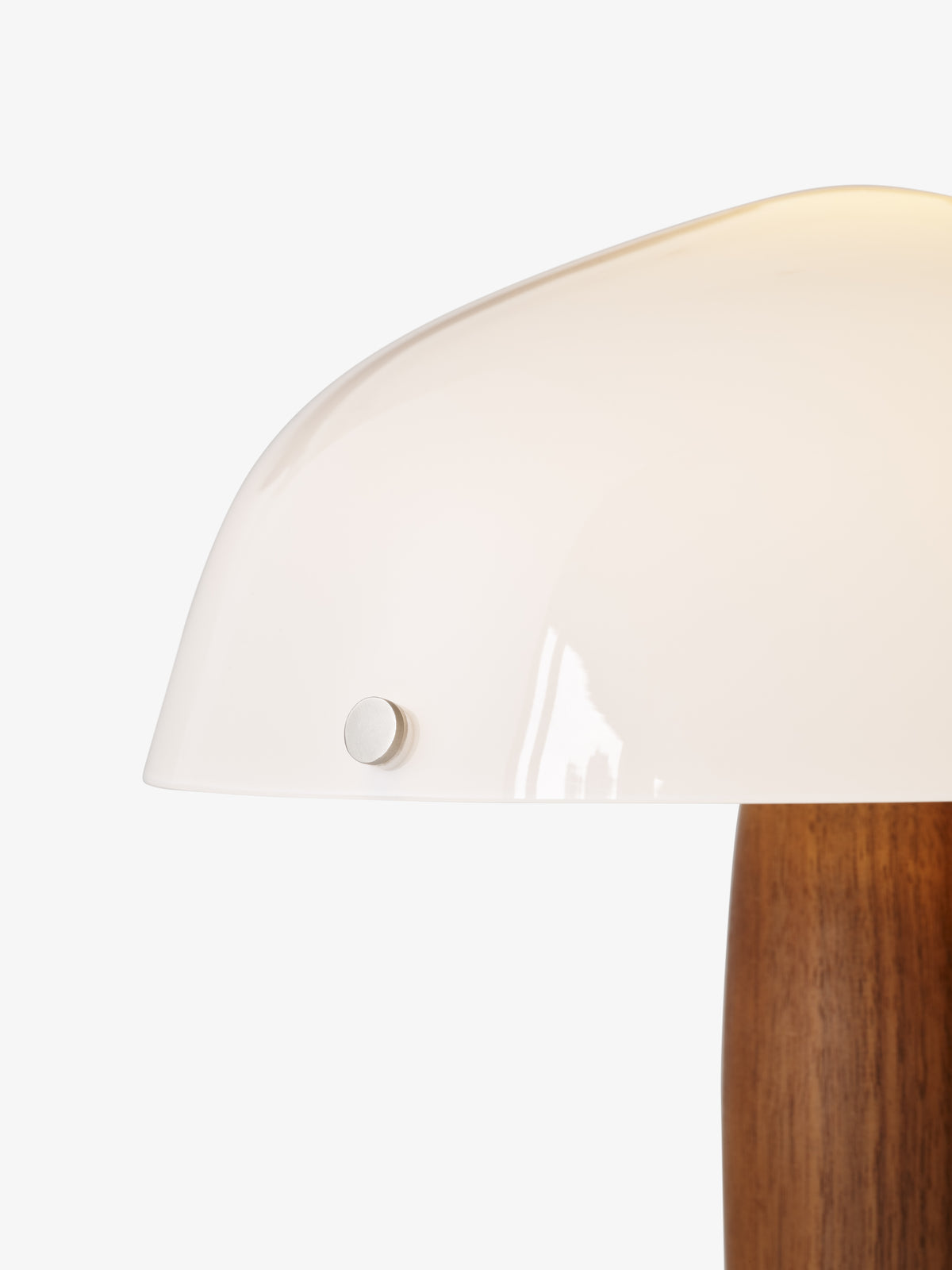 Tafellamp HERMAN SHY3 opaalglas met notenhout en een crème marmeren voet