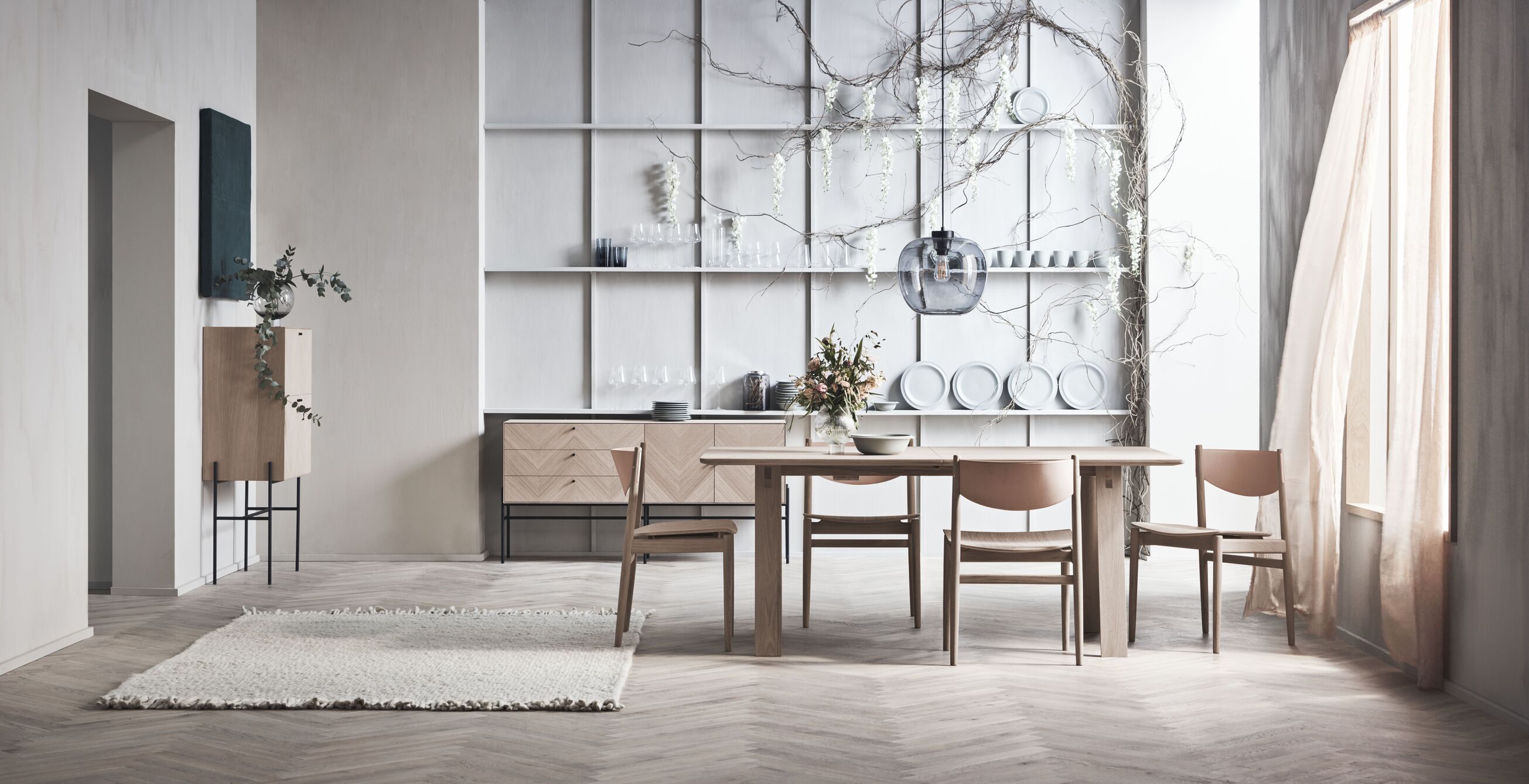 Apelle Stuhl Black Eiche Holz