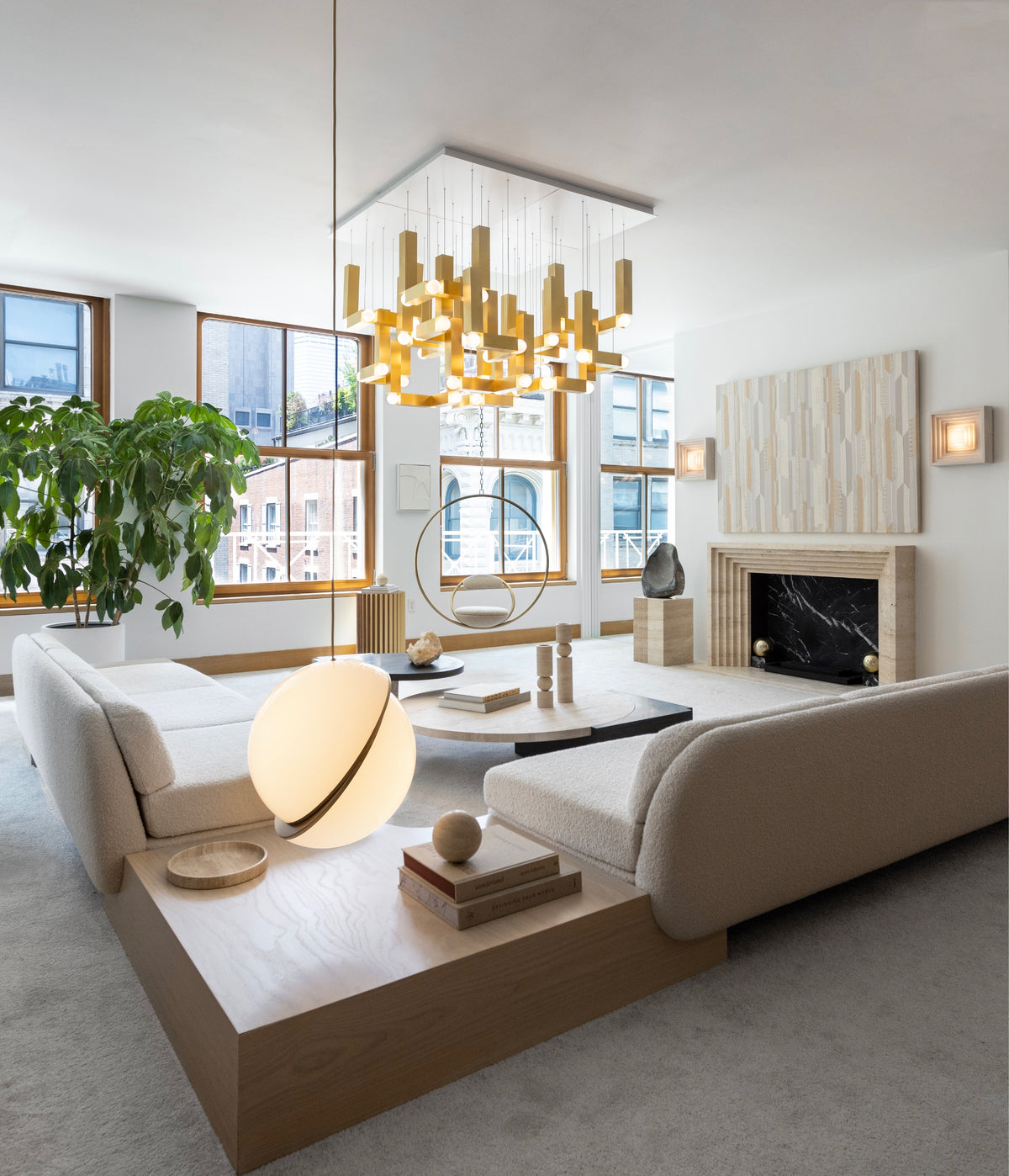 Hanglamp VESPER DUO met opaalvormige kap en gouden afwerking