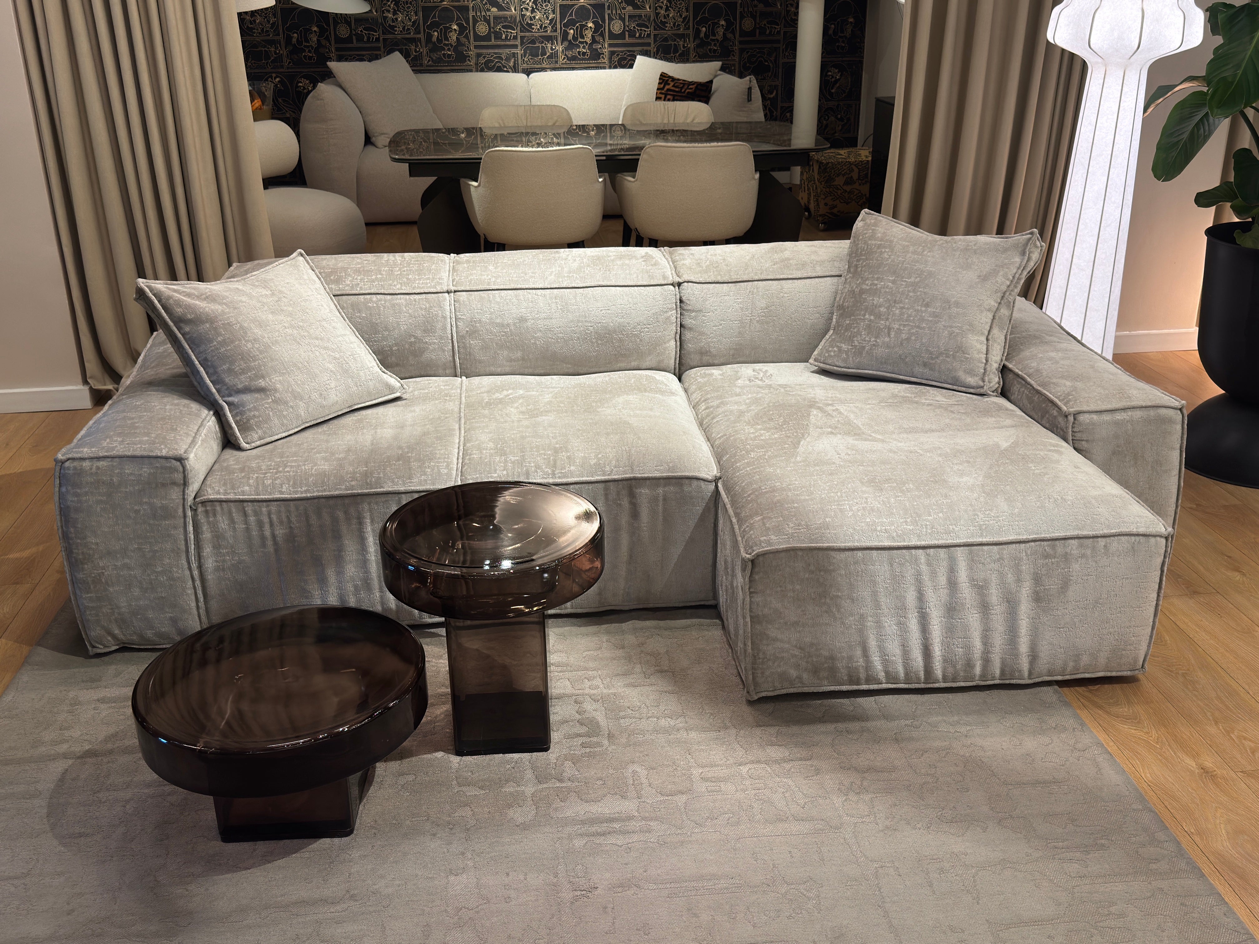 Hoekbank met 2 CUSHIONS grijs in Smeraldo stof - showroommodel