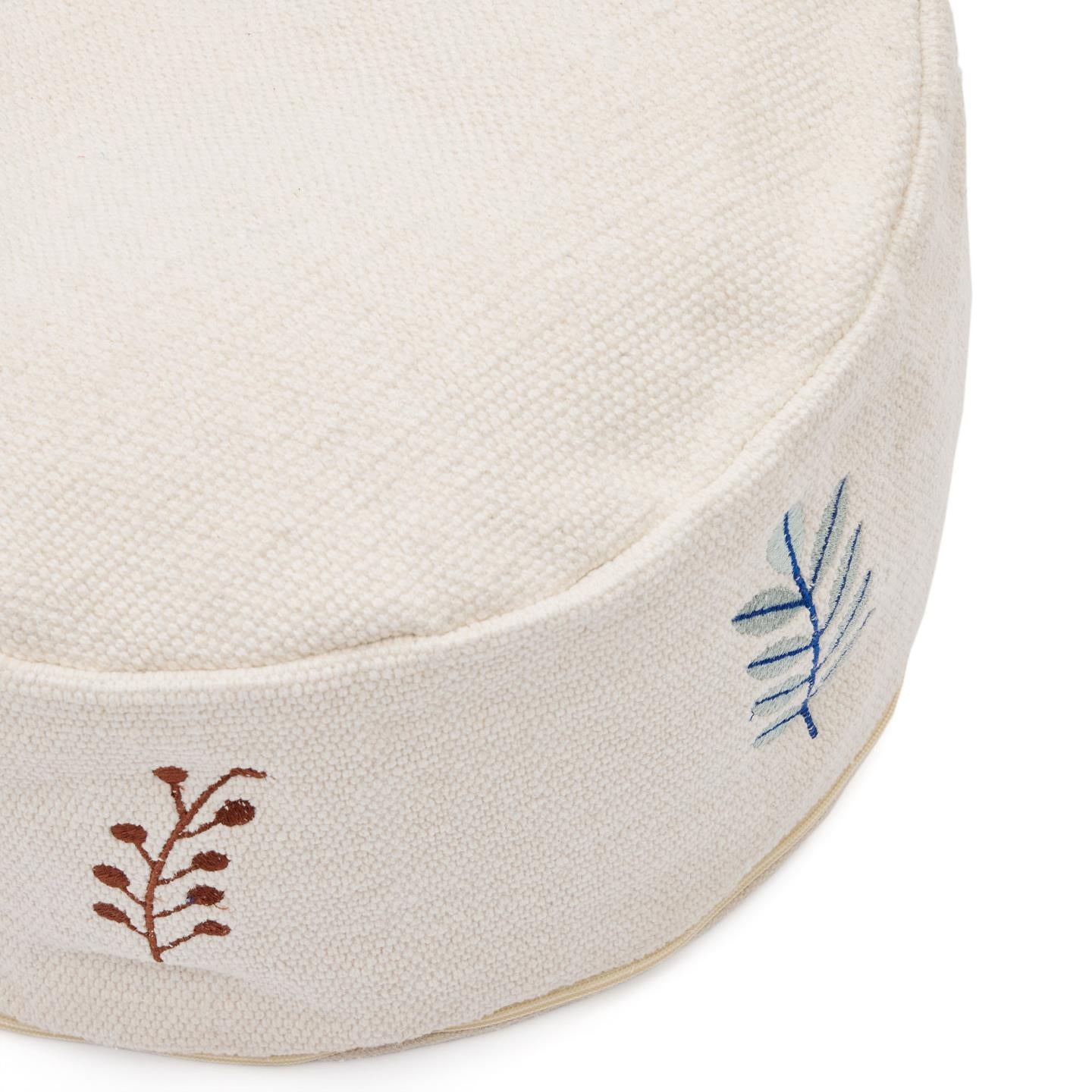 Puf dziecięcy YANIL biały La Forma    Eye on Design