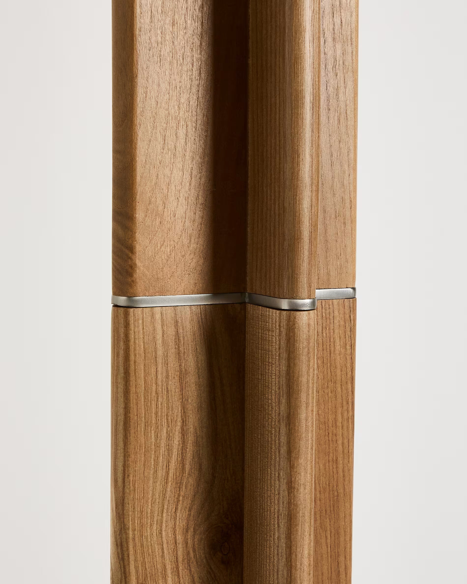 Vloerlamp NIANI grijs met houten voet