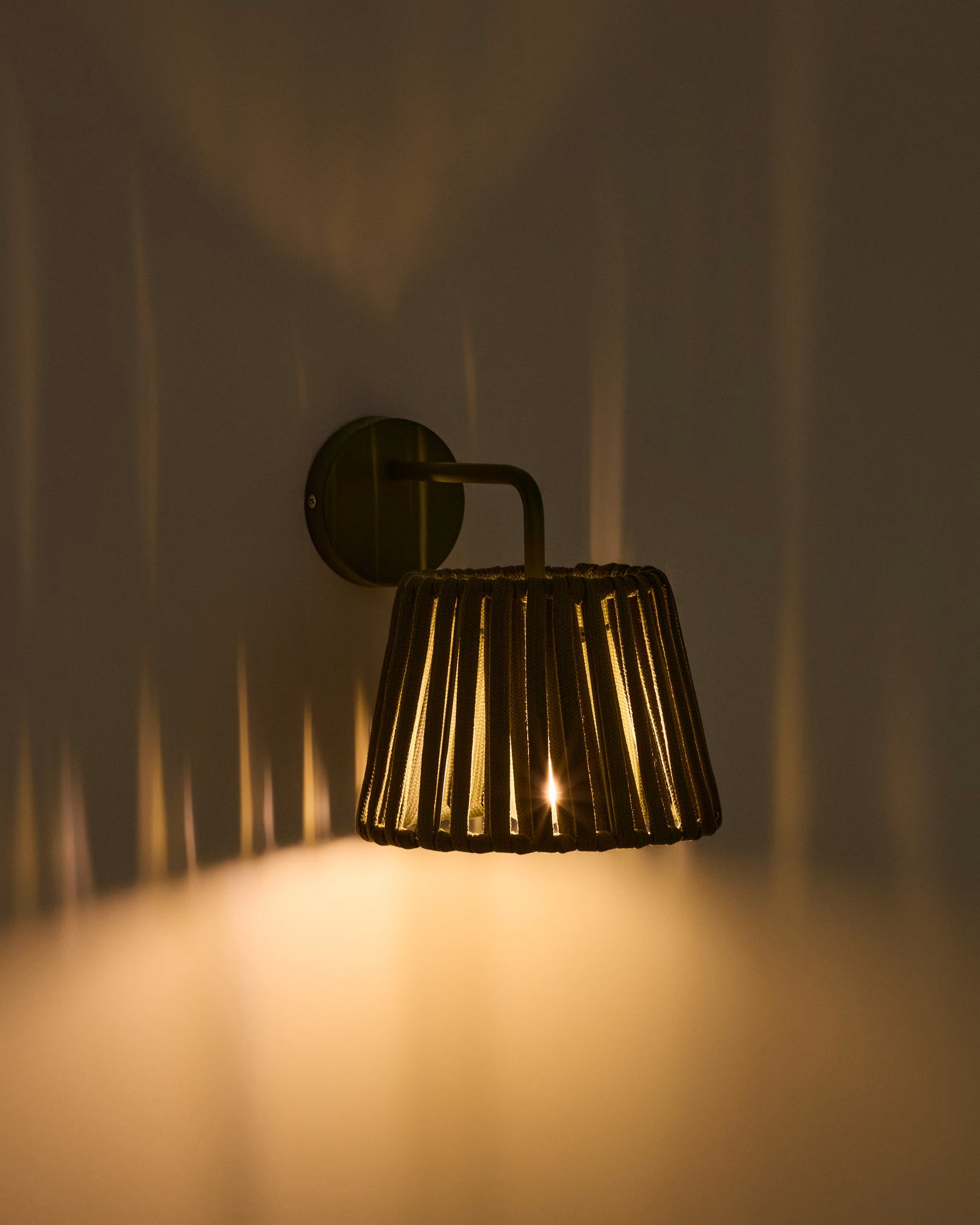 Zonne-energie wandlamp ALDET groen