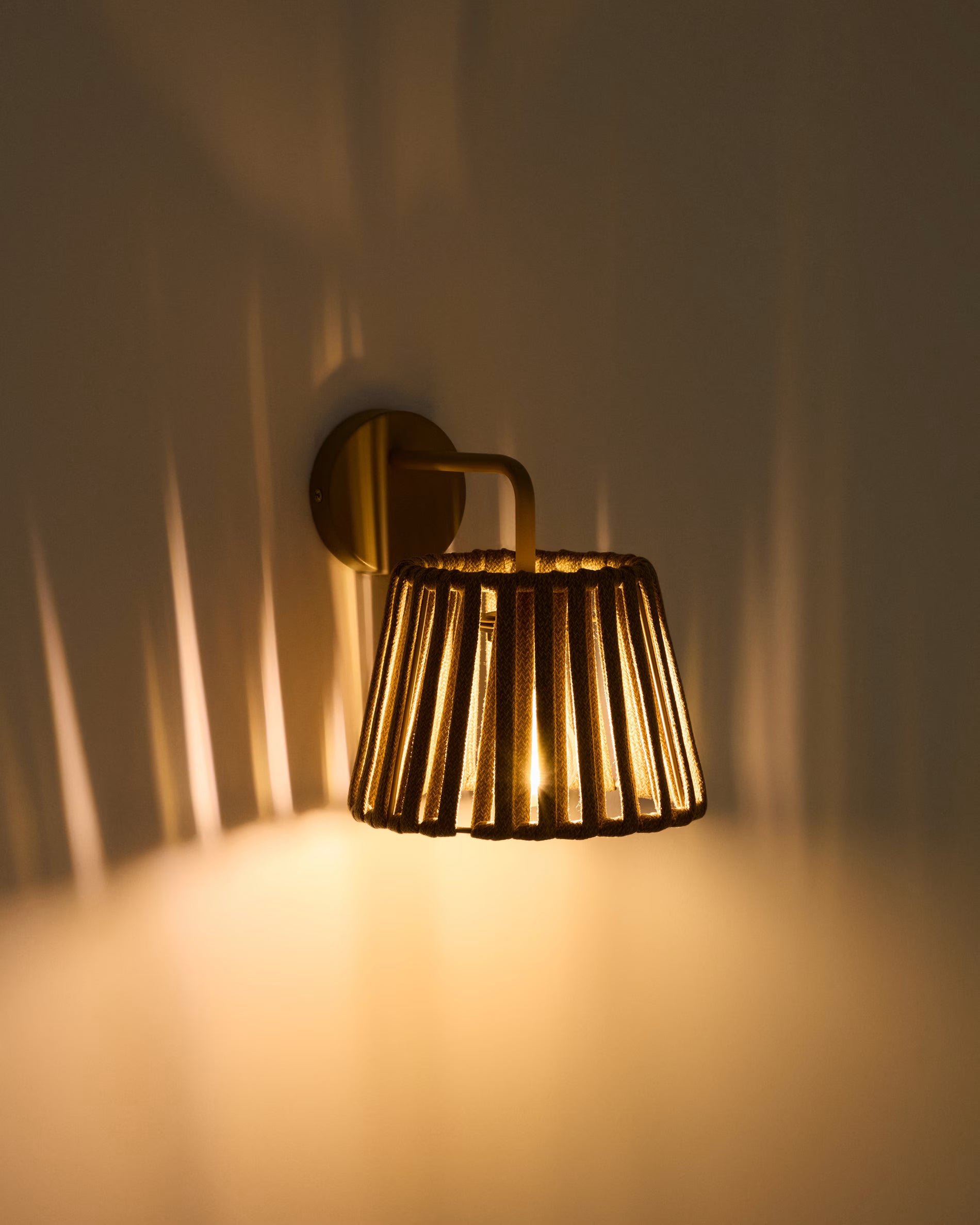 Wand-Solar-Gartenlampe ALDET dunkelbeige