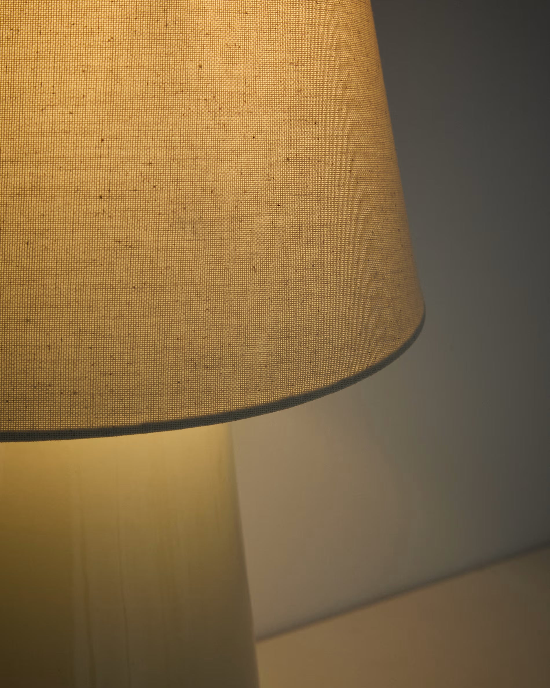 Lampa stołowa ODRA beżowy, marka Kave Home