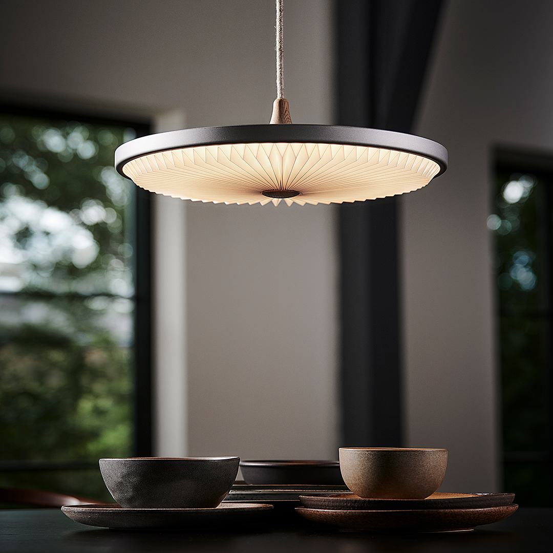 Lampa wisząca MODEL 198 SOLEIL wędzony dąb – Le Klint