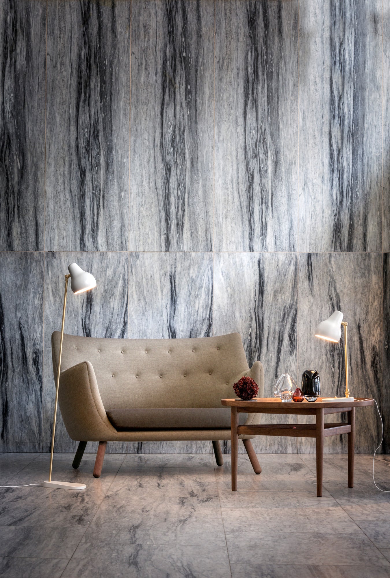 Tafellamp VL 38 wit met gouden afwerking