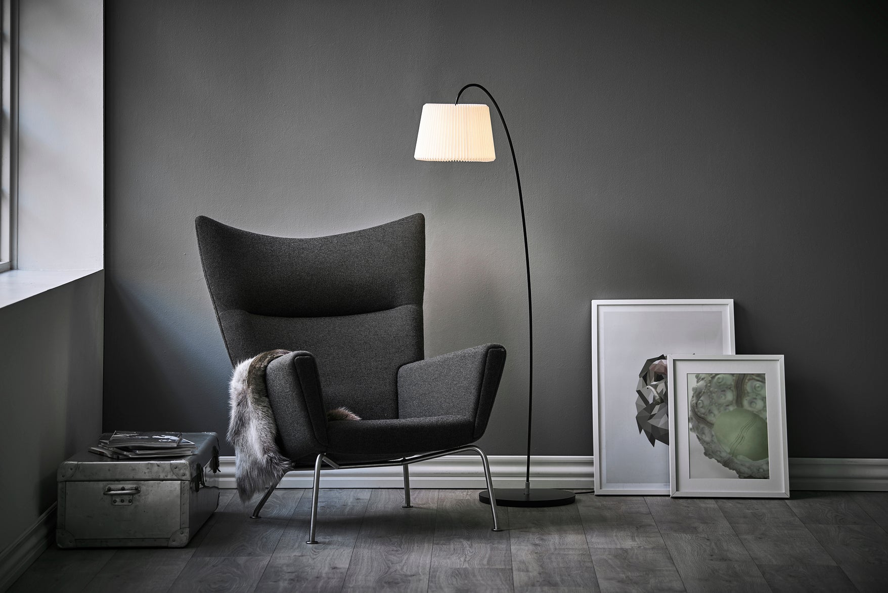 Vloerlamp MODEL 320 SNEEUWBLOEM wit met zwarte voet