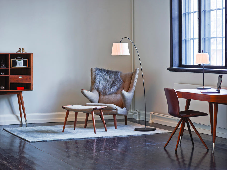 Tafellamp MODEL 320 wit met zwarte voet