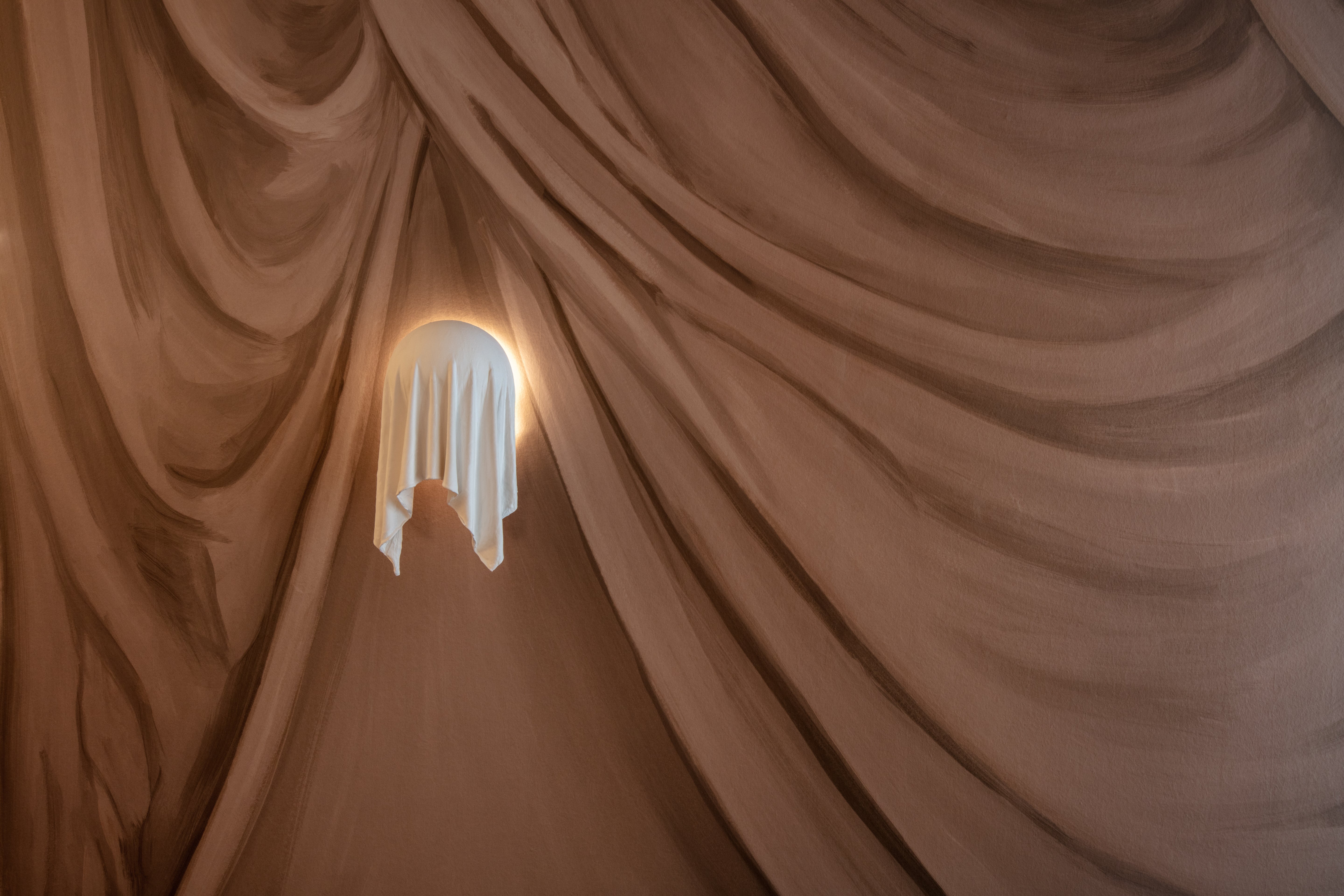 Wandlamp REQUIEM stof en gips