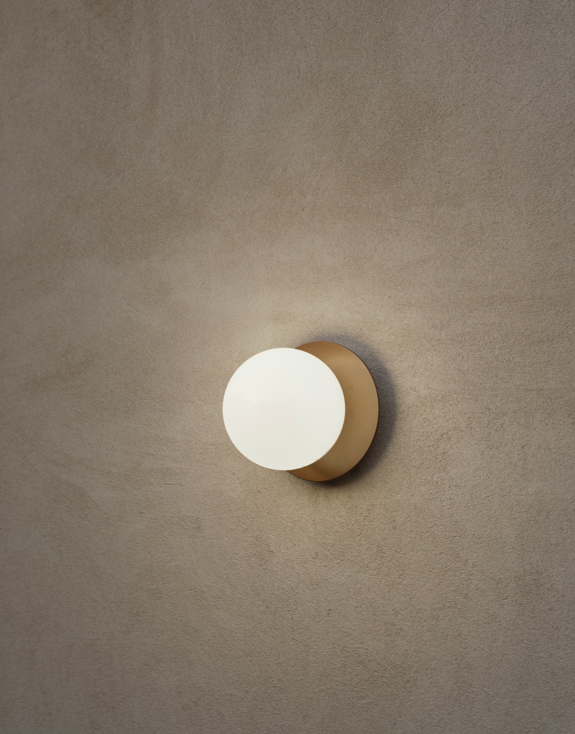 Buitenwandlamp LIILA donkerbruin met opaalglas