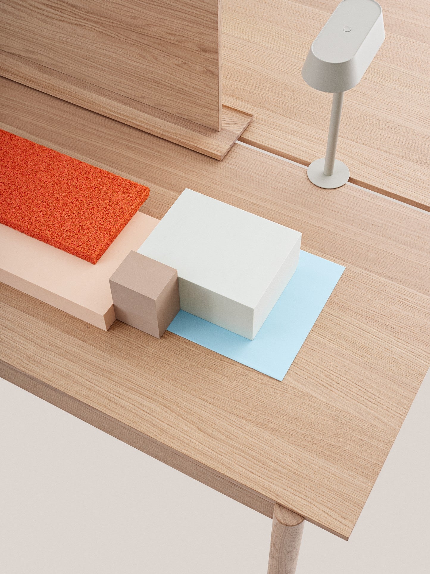 Bürotisch LINEAR SYSTEM - KONFIGURATION 1 Eichenfurnier