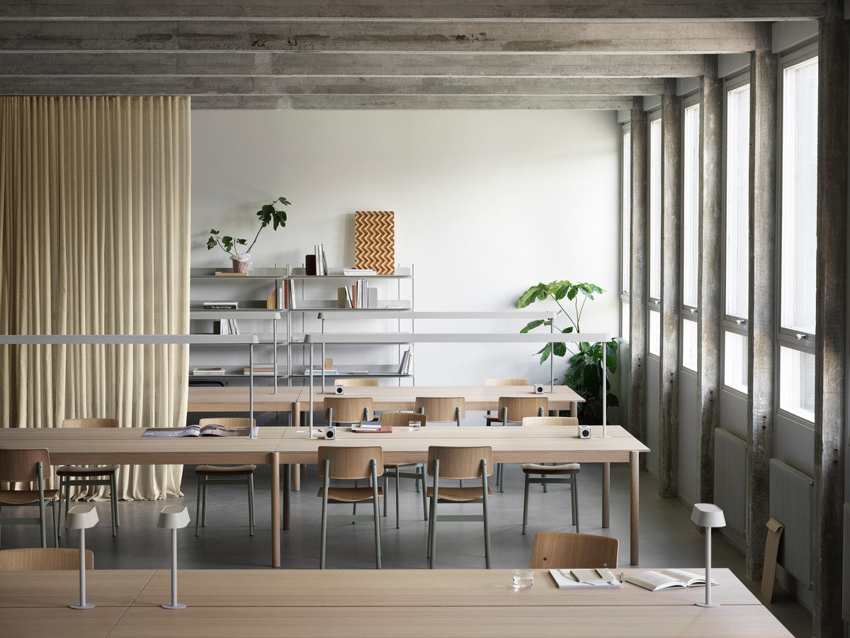 Lampa biurkowa LINEAR czarny