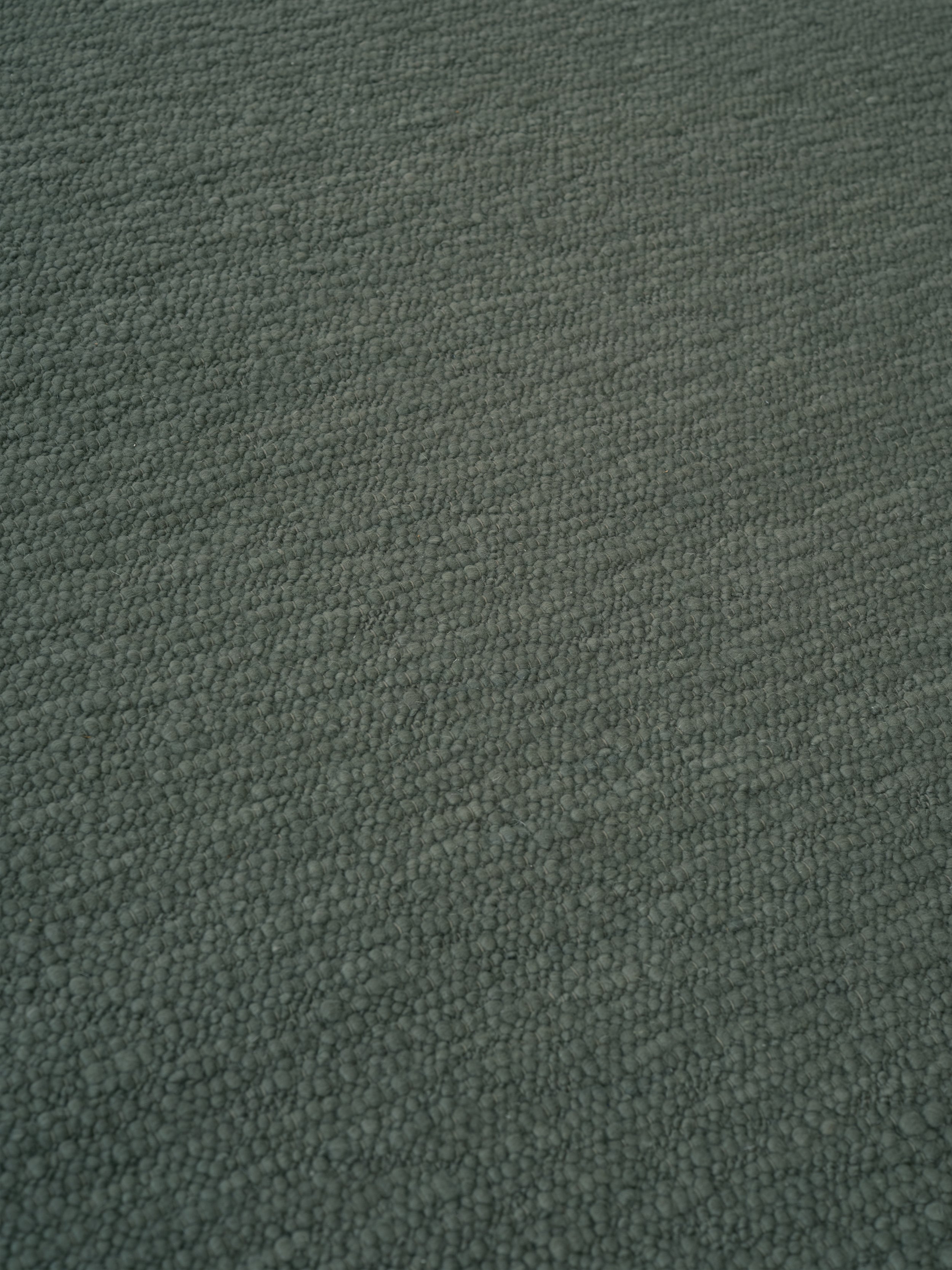 Teppich PEBBLED POEM grün Moos