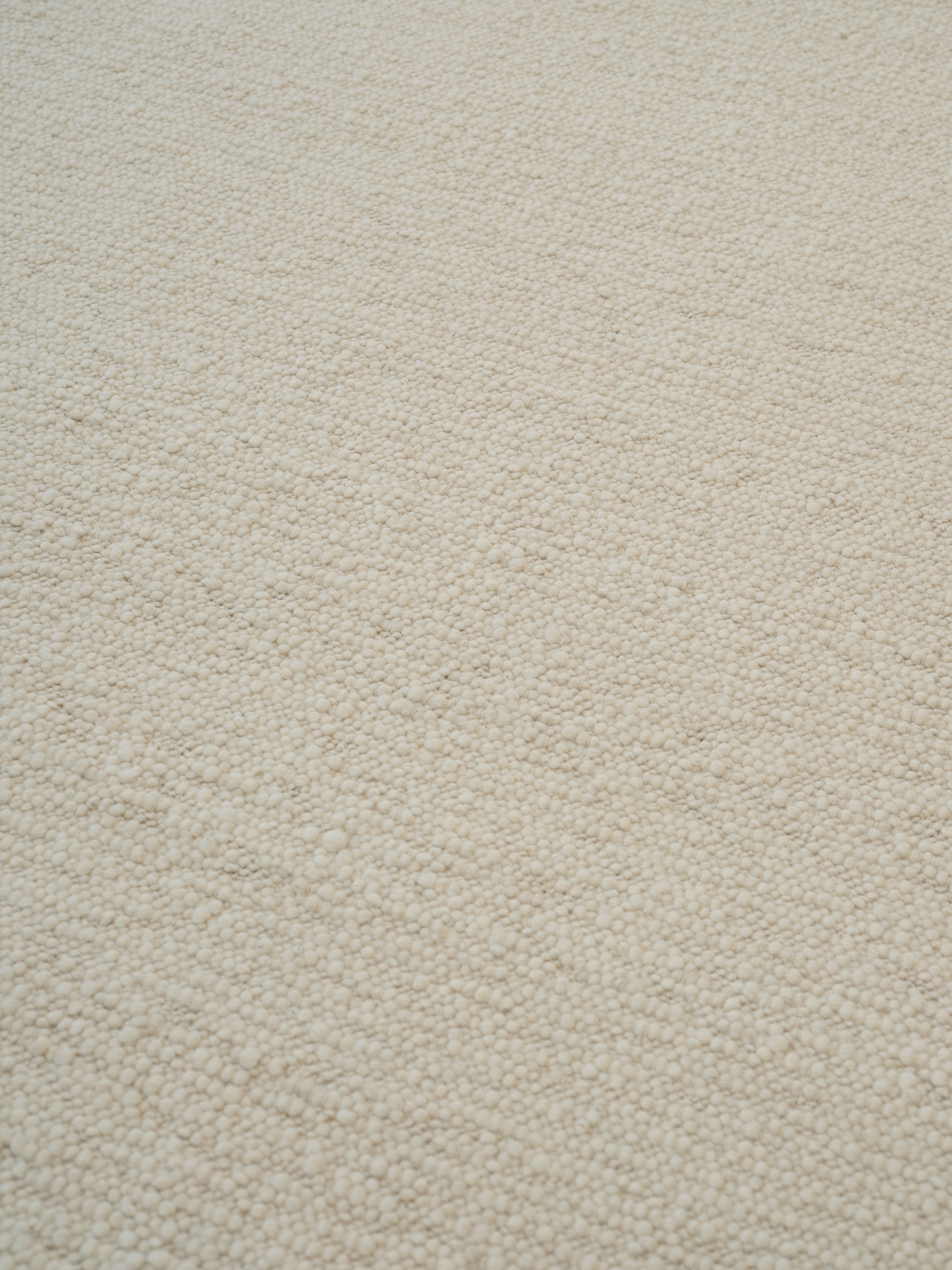 TAPijt PEBBLED POEM gebroken wit