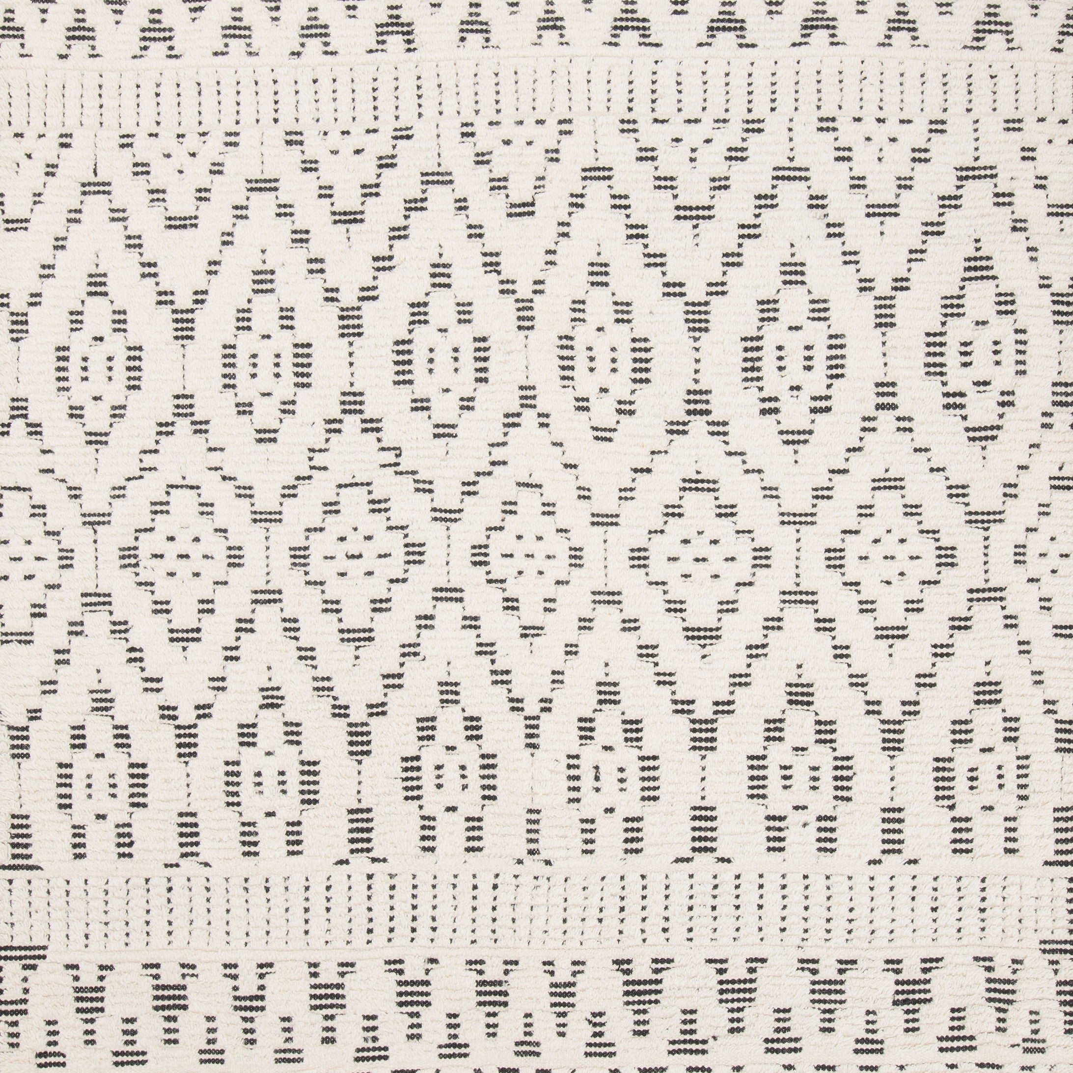 ZELBIO rug white with black pattern