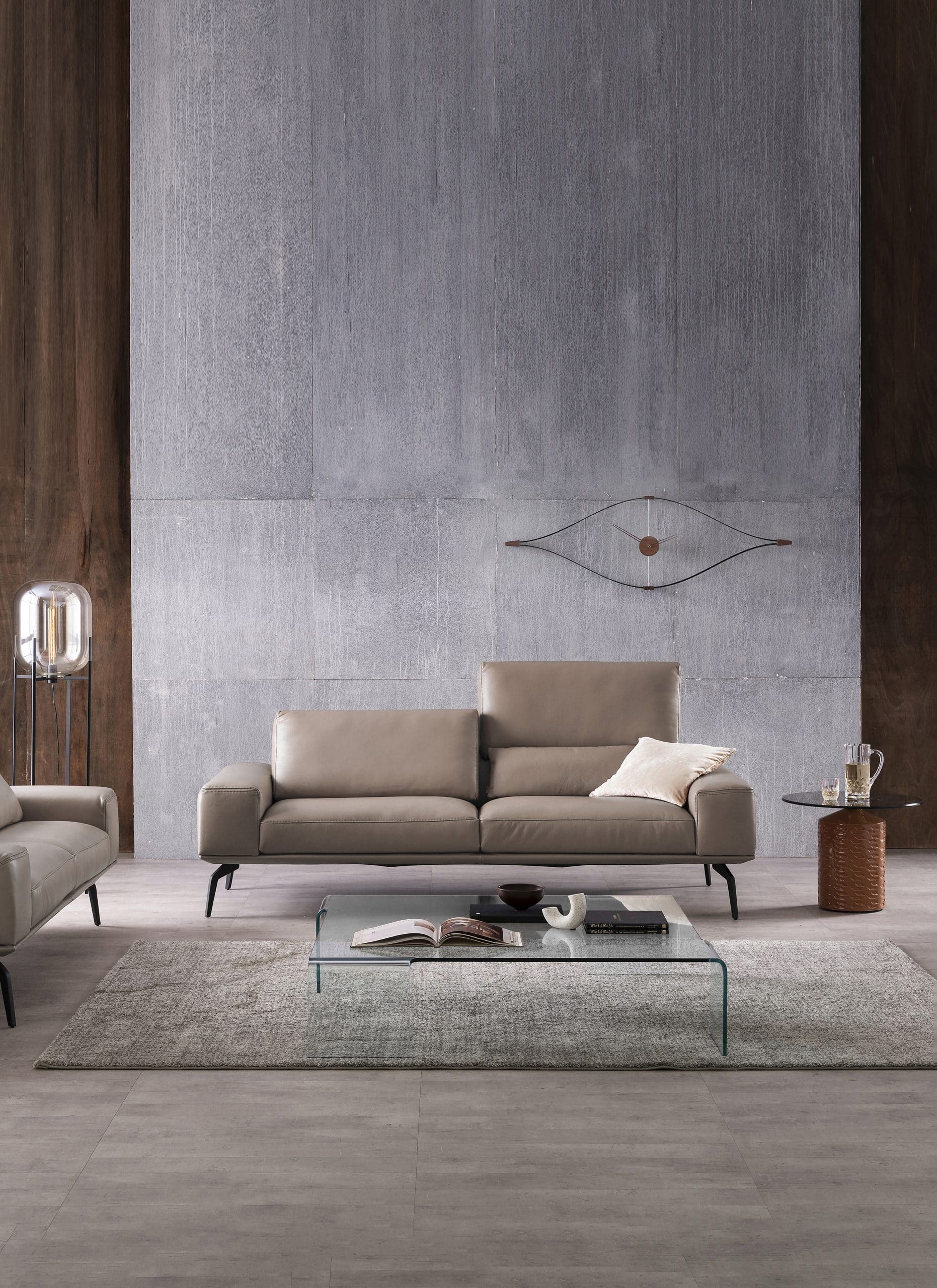 Wandklok LOOK notenhout met chroom en zwart