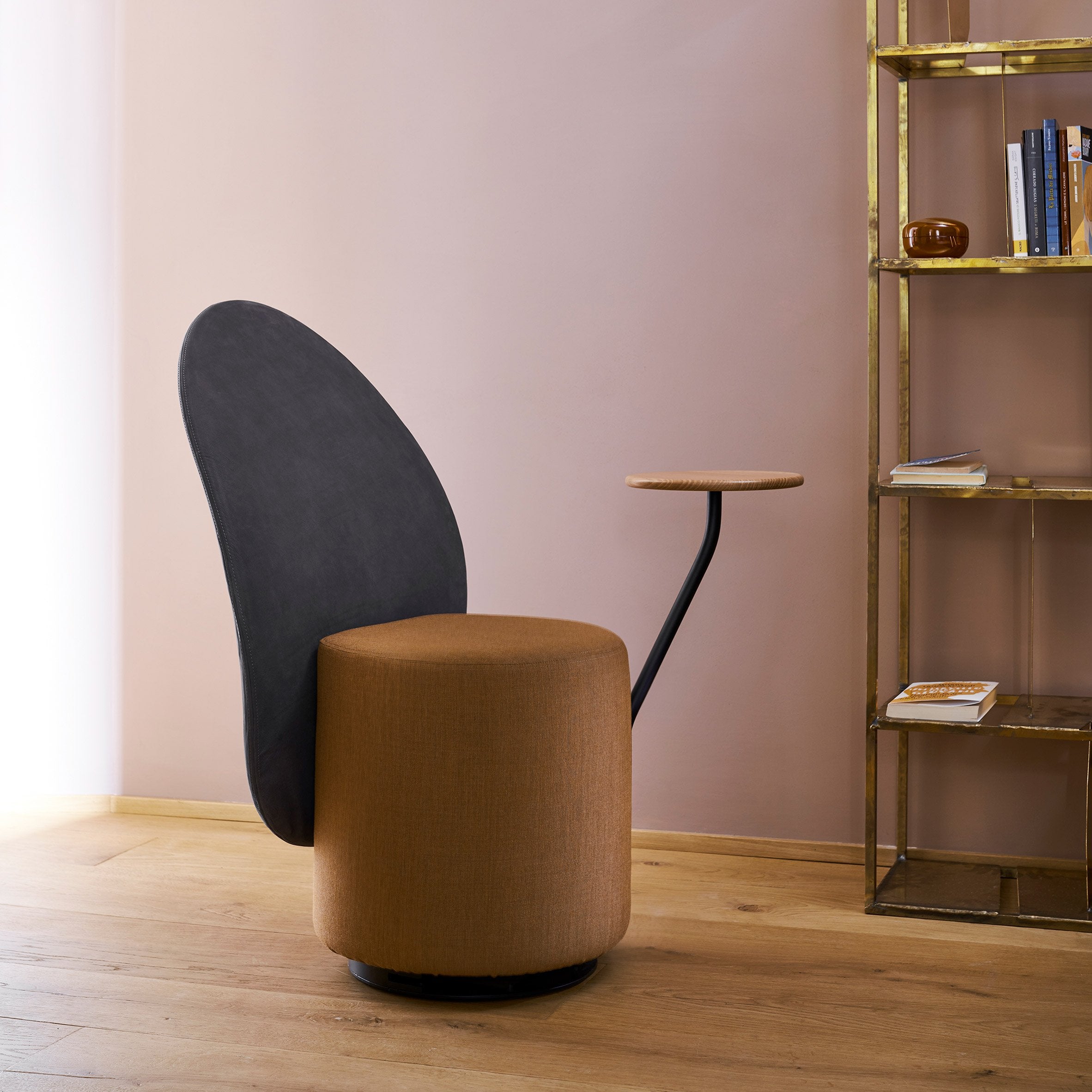 Polsterstuhl mit Tisch LOOMI