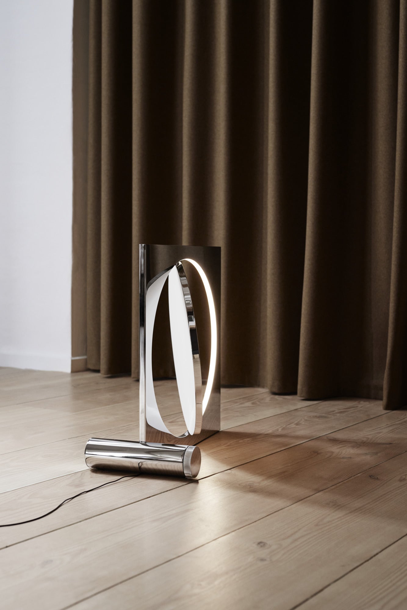 MOONSETTER chrome floor lamp