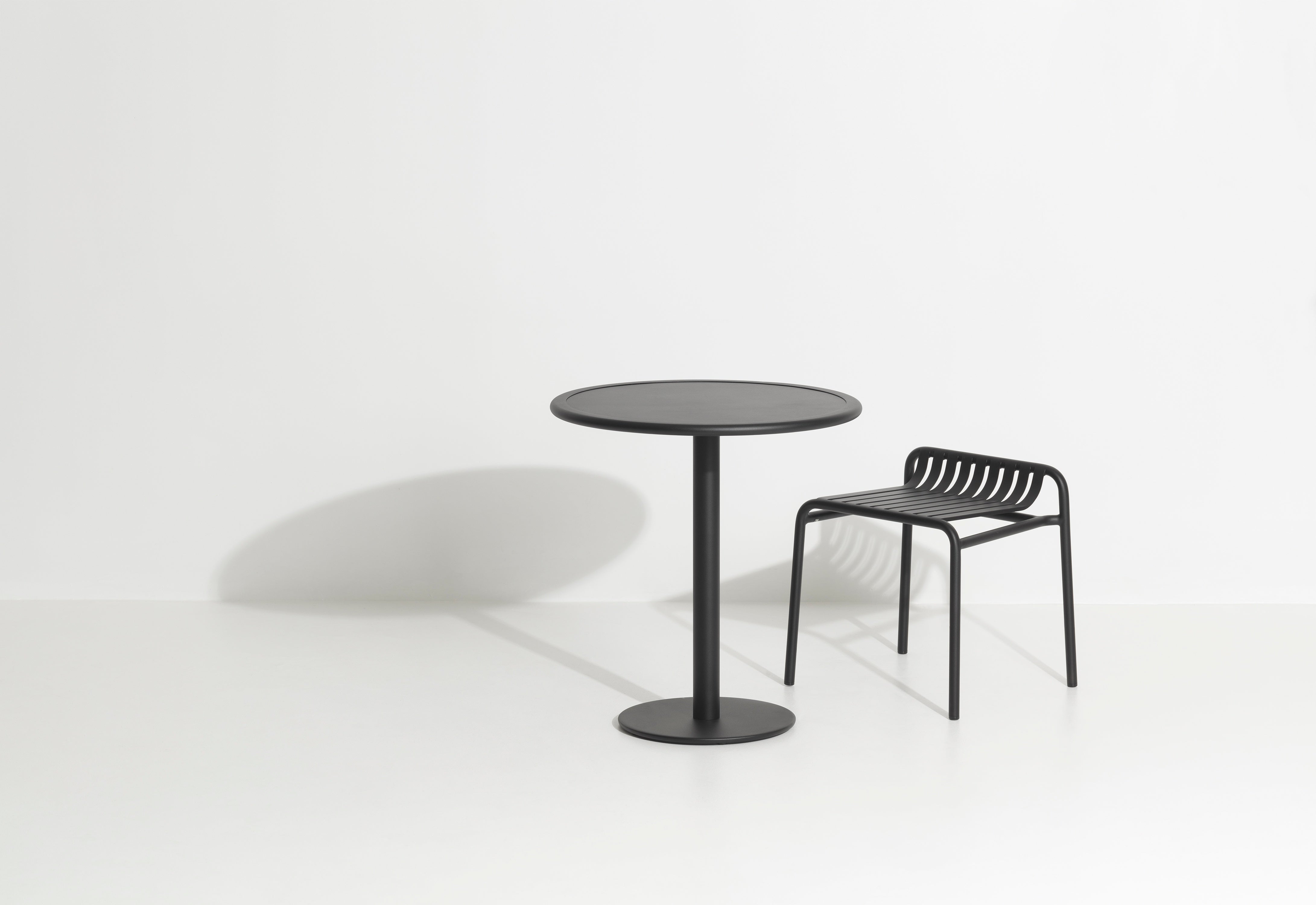 Ronde tuintafel WEEK-END in roodbruin