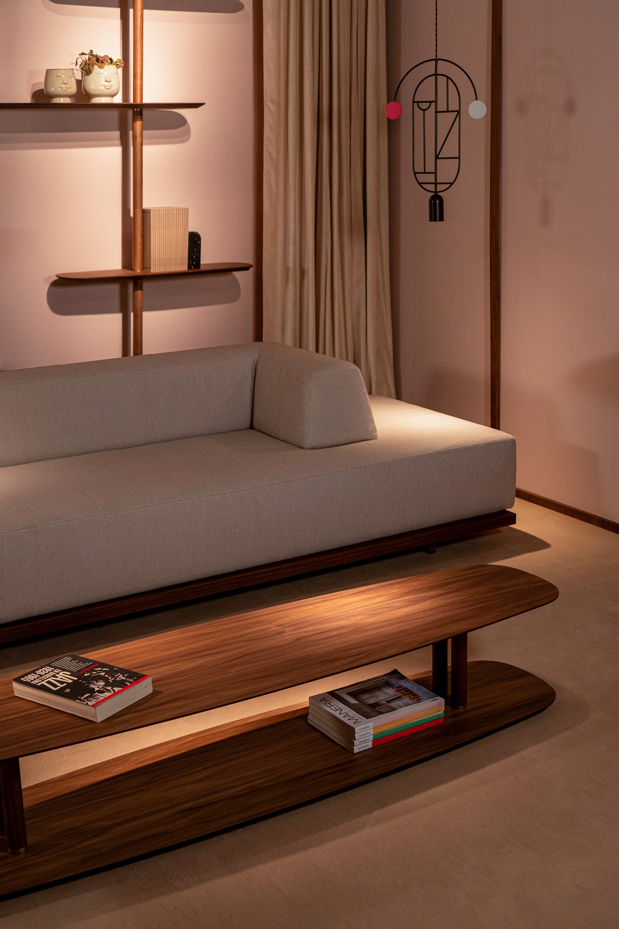 Oval coffee table AXIS walnut veneer