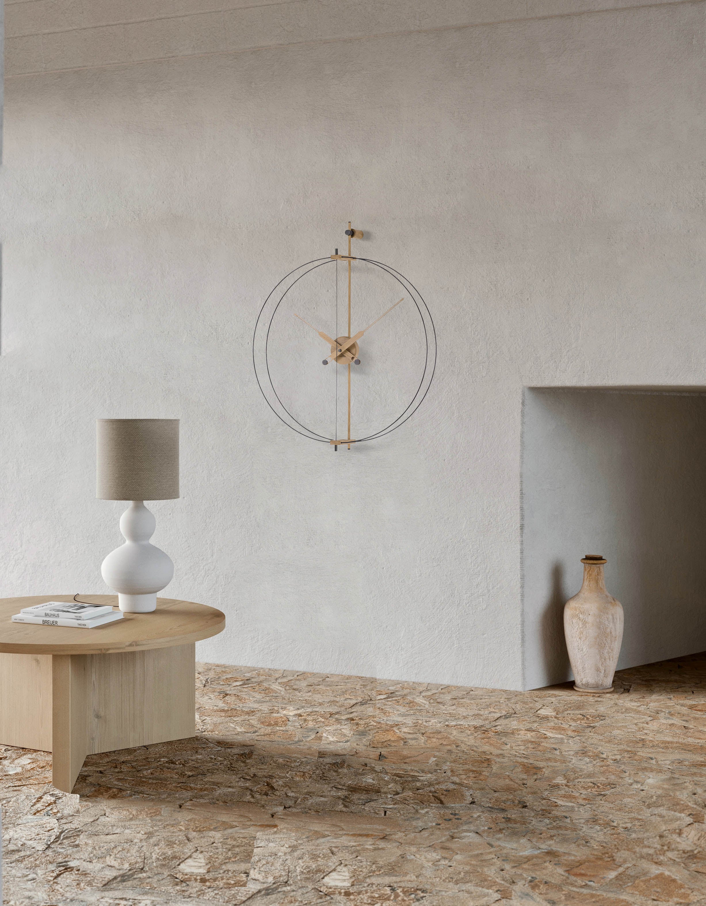 Wanduhr MINI BARCELONA PREMIUM aus Eichenholz mit schwarzer Oberfläche