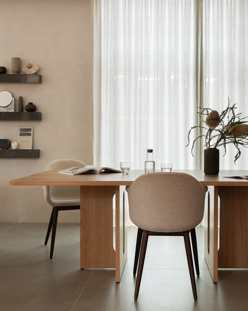 Stół ANDROGYNE fornir dębowy do jadalni – styl minimalistyczny