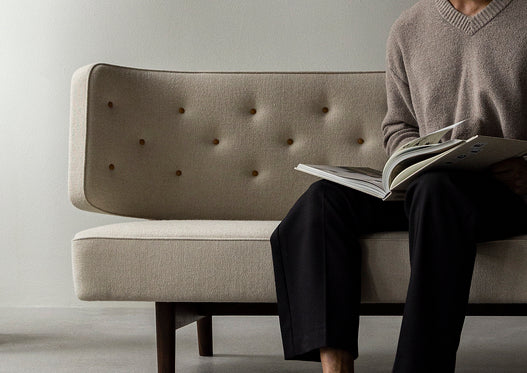 2-seater Sofa RADIOHUS beige with walnut base