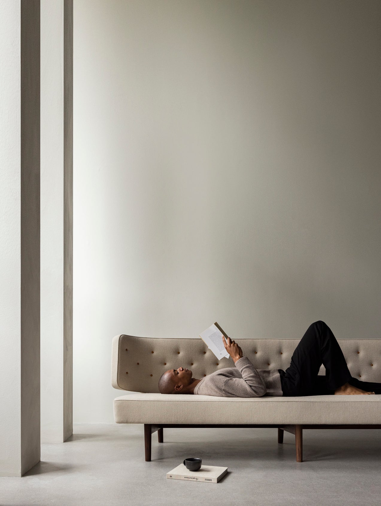 Sofa 3-zits RADIOHUS grijs met eiken basis