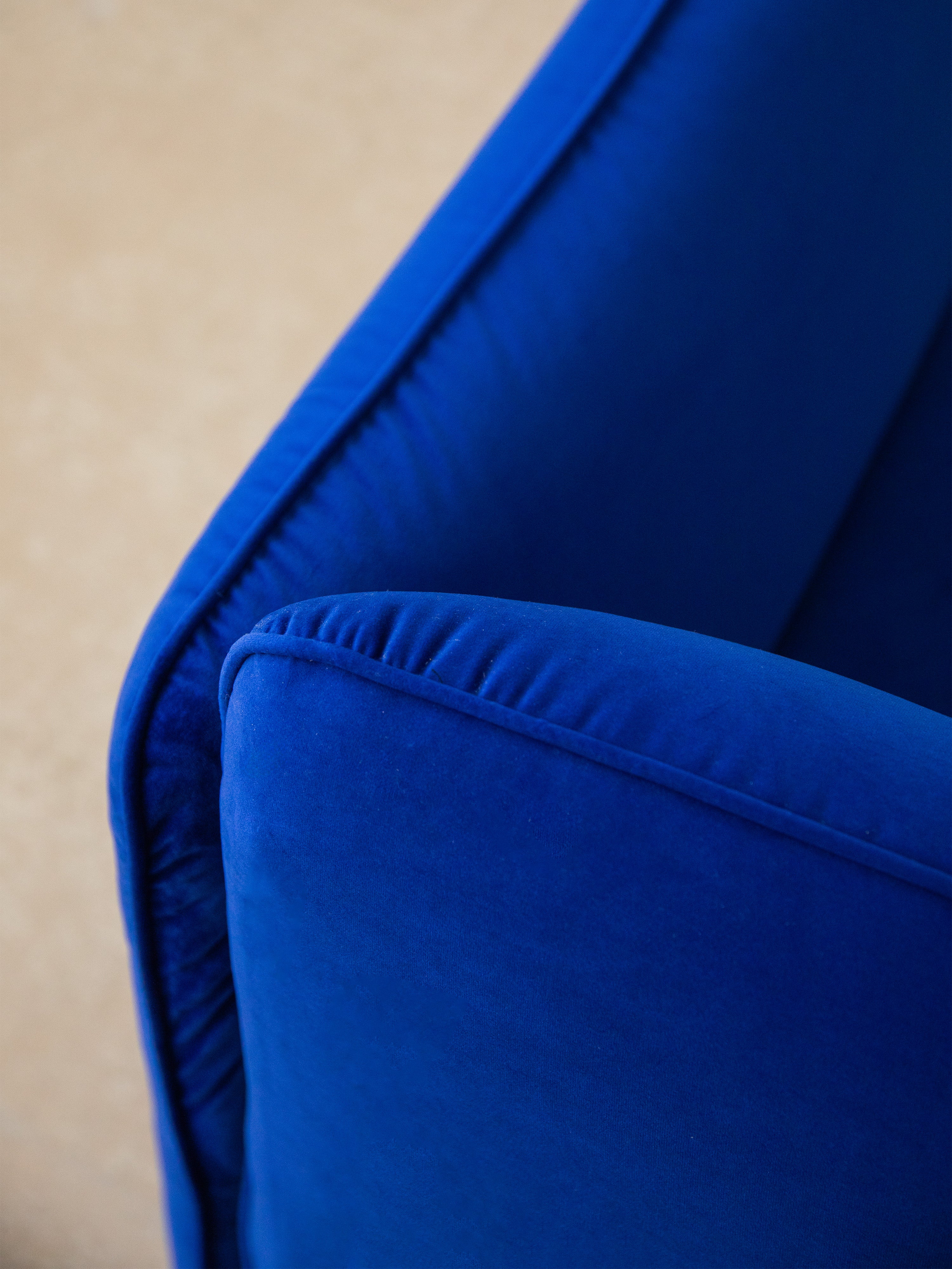 Fotel aksamitny GEORGIA czarny