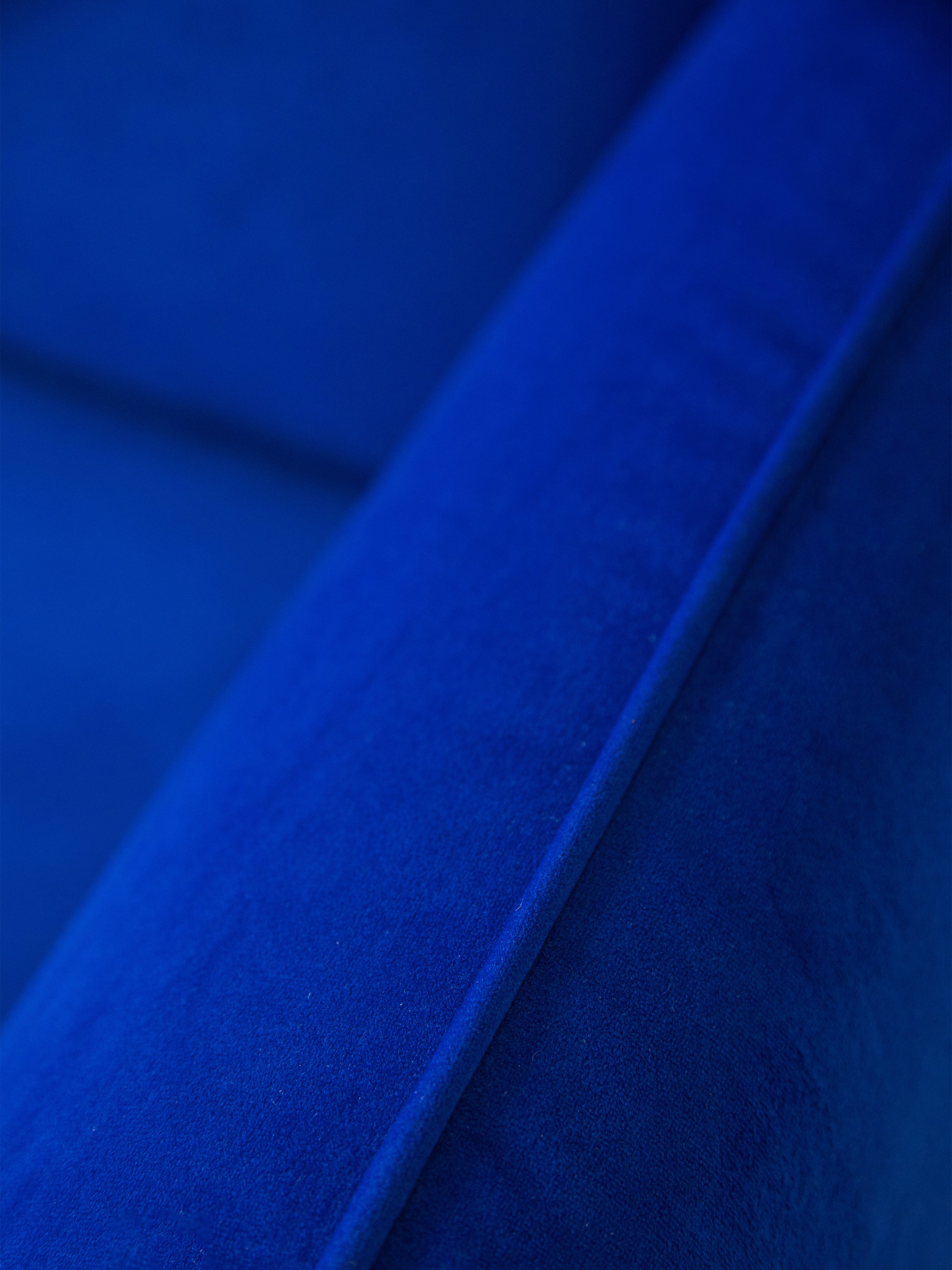 Fotel aksamitny GEORGIA czarny