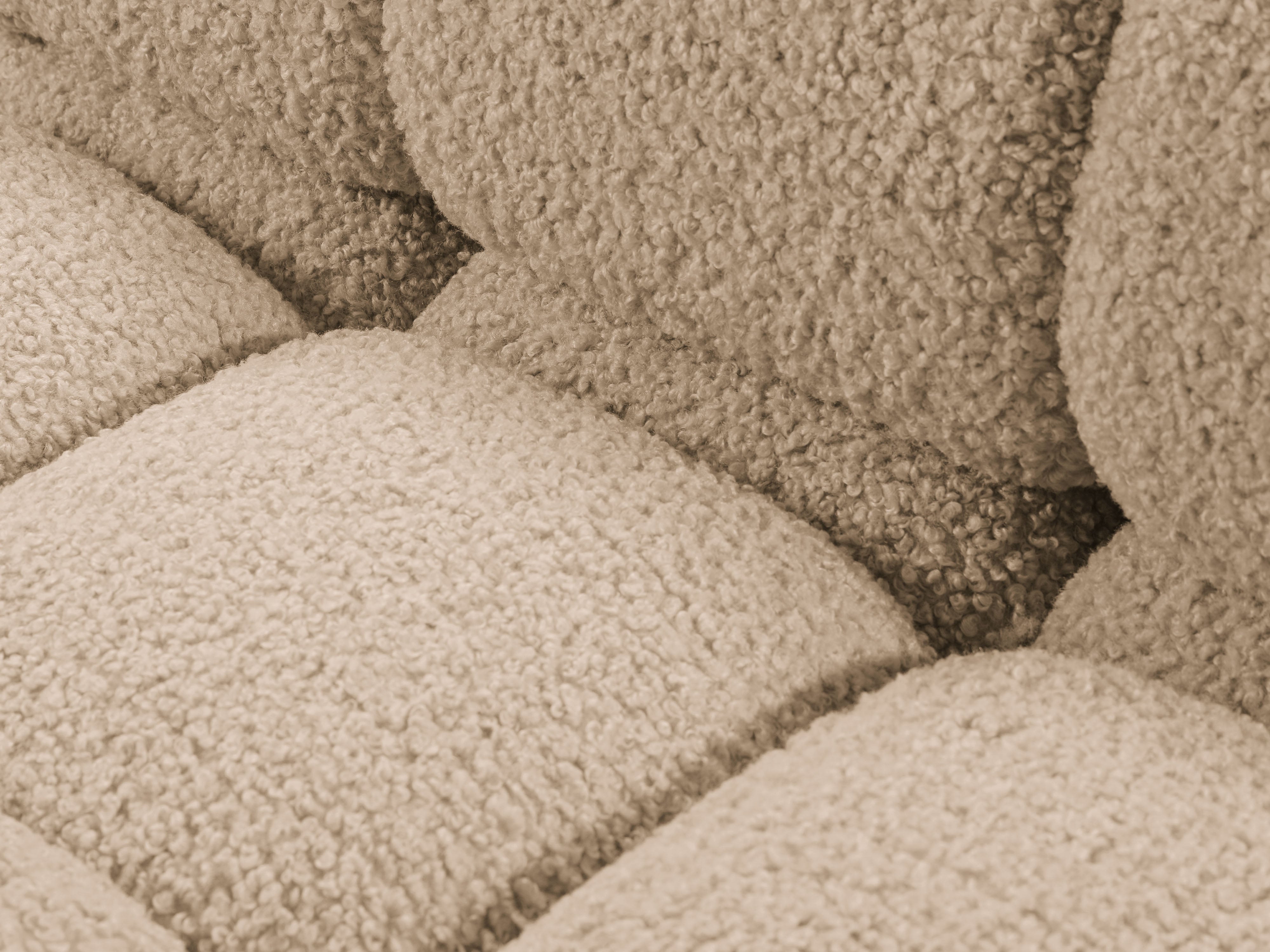 Rechters chaise longue BELLIS in zandkleurige boucle