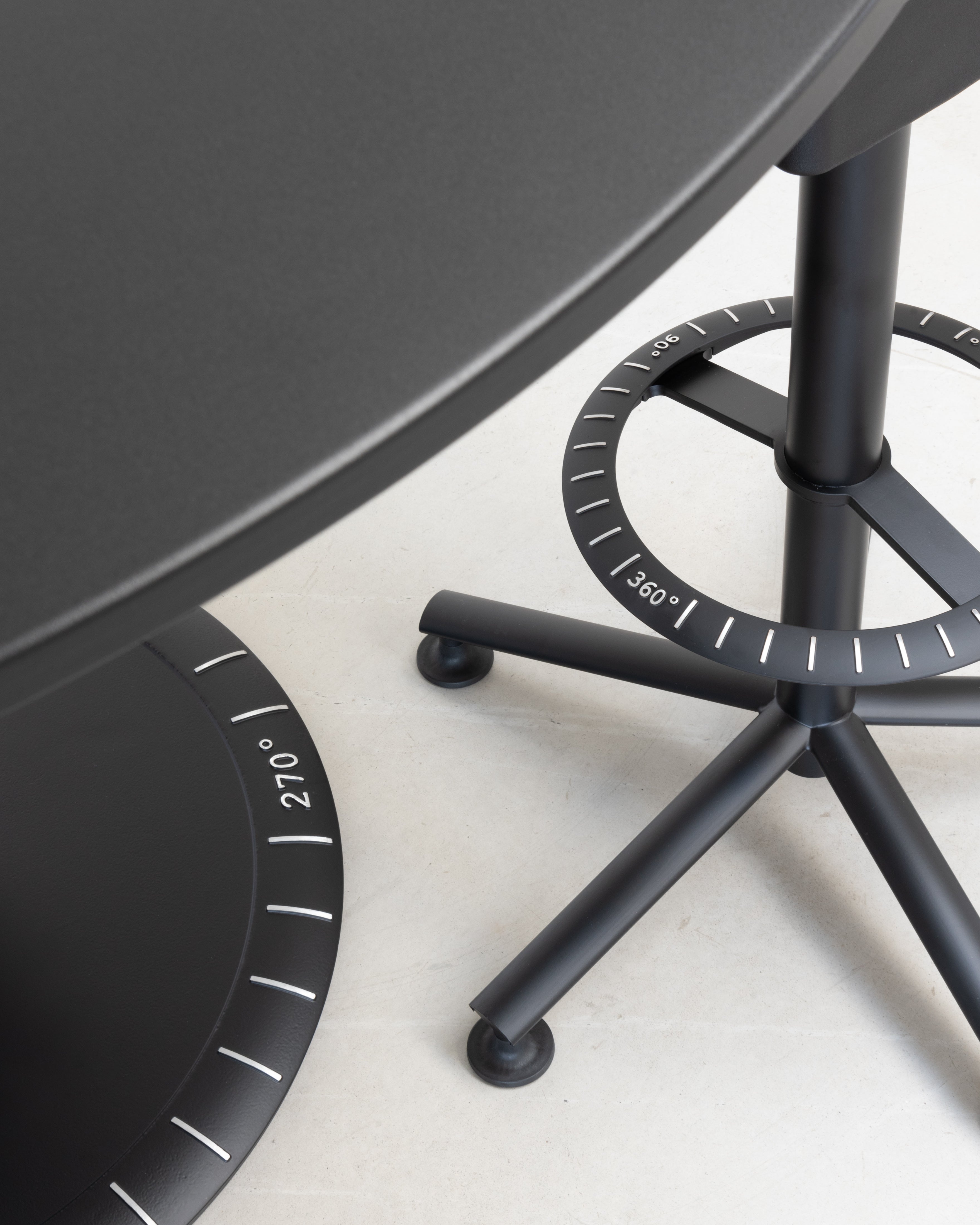 Adjustable 360° Black Round Table