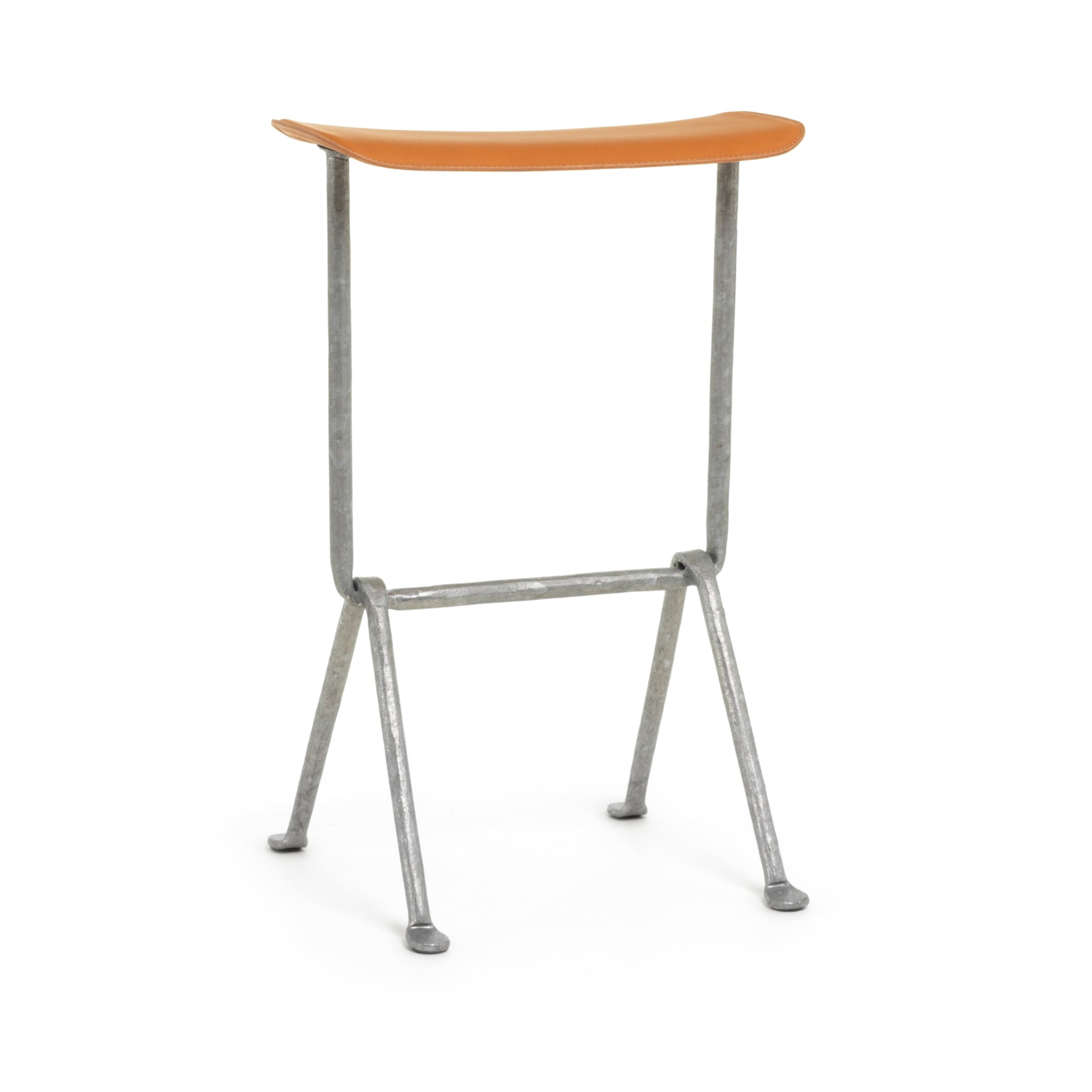 OFFICINA bar stool with a metal base and cognac leather seat