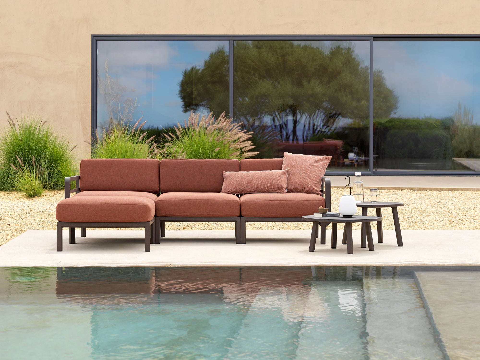 Modularer Außen-Ecksofa MAXIMO 5 Zimt mit braunem Gestell
