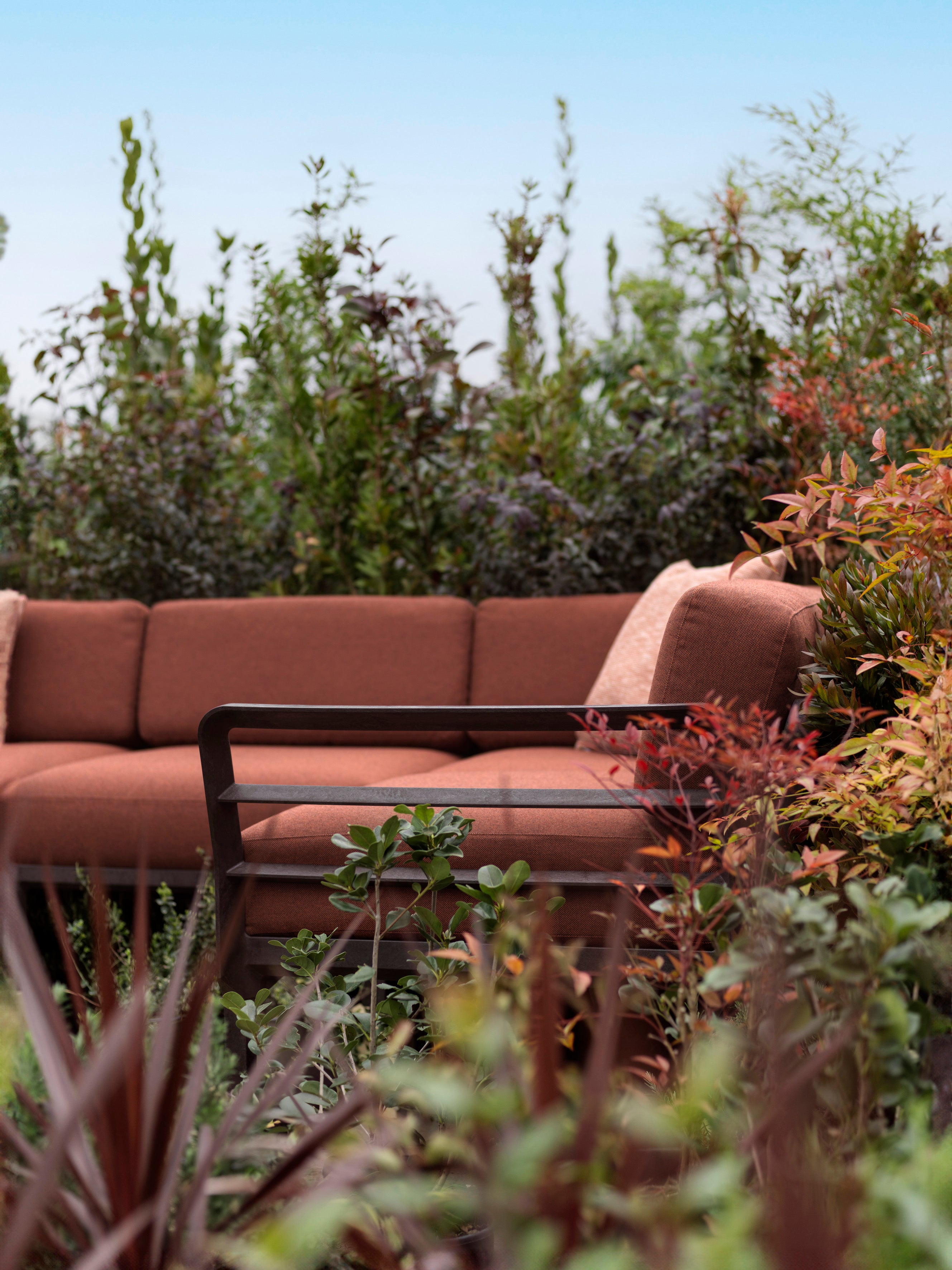 Modularer Außen-Ecksofa MAXIMO 5 Zimt mit braunem Gestell