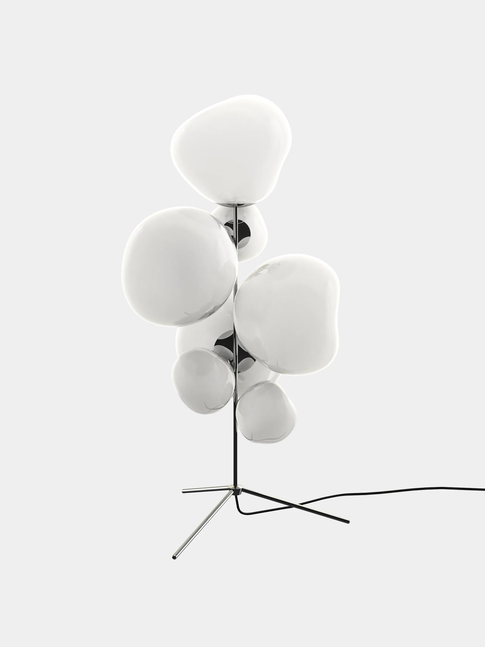 Stehlampe MELT in Opal mit silbernem Finish