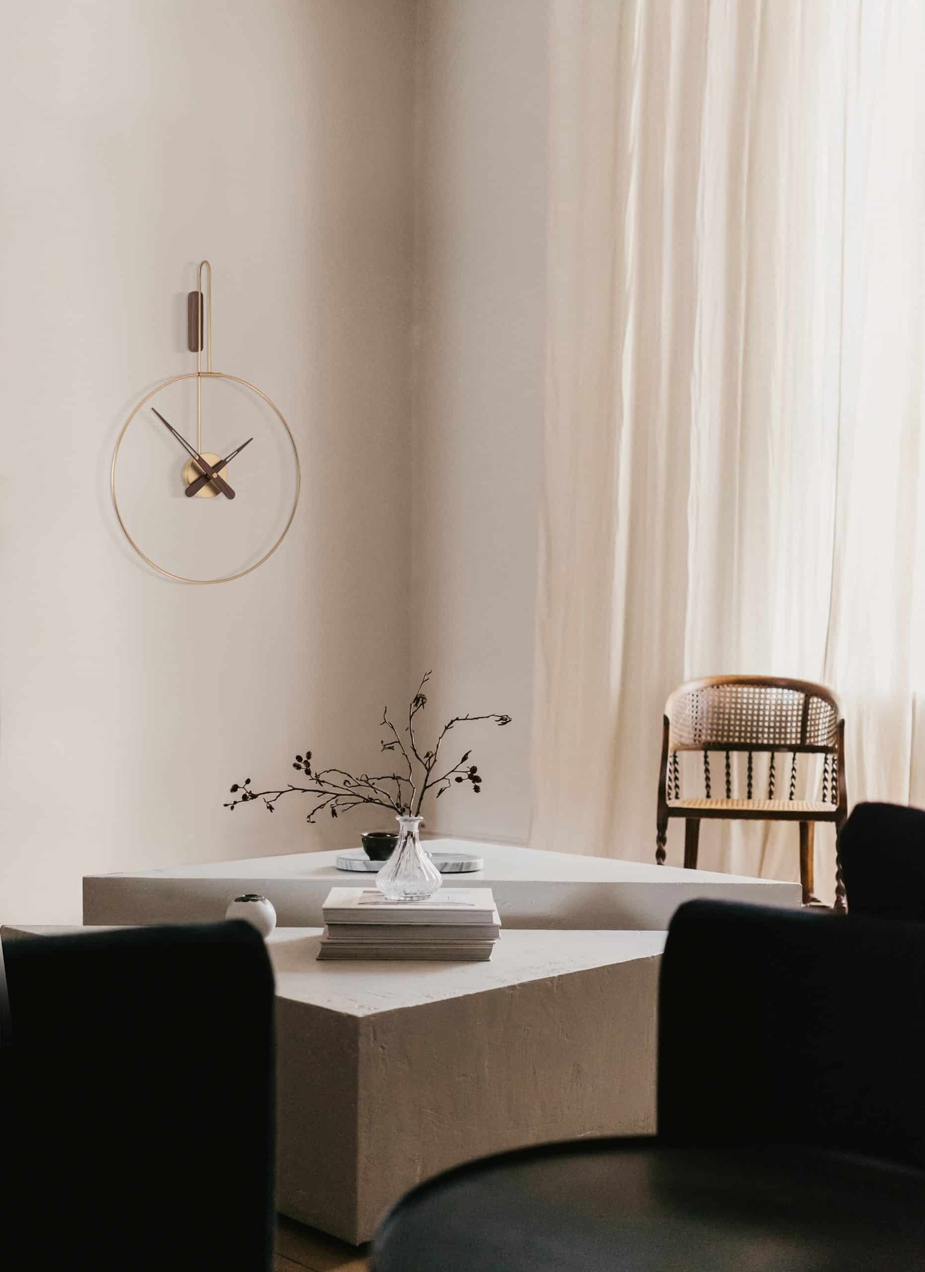 Wanduhr MICRO DARO Nussbaum mit Messing