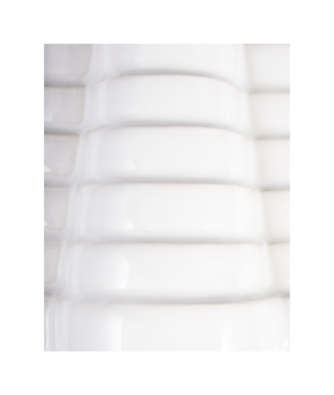 MILLE-FEUILLE white vase