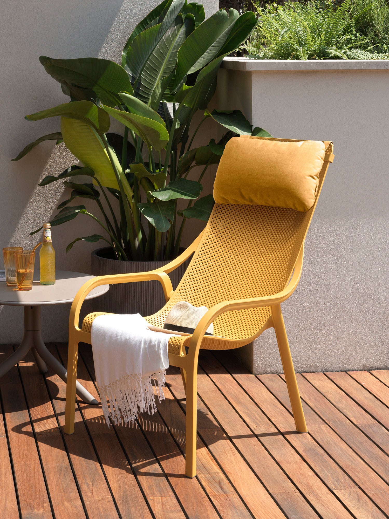 Outdoor armchair NET mustard