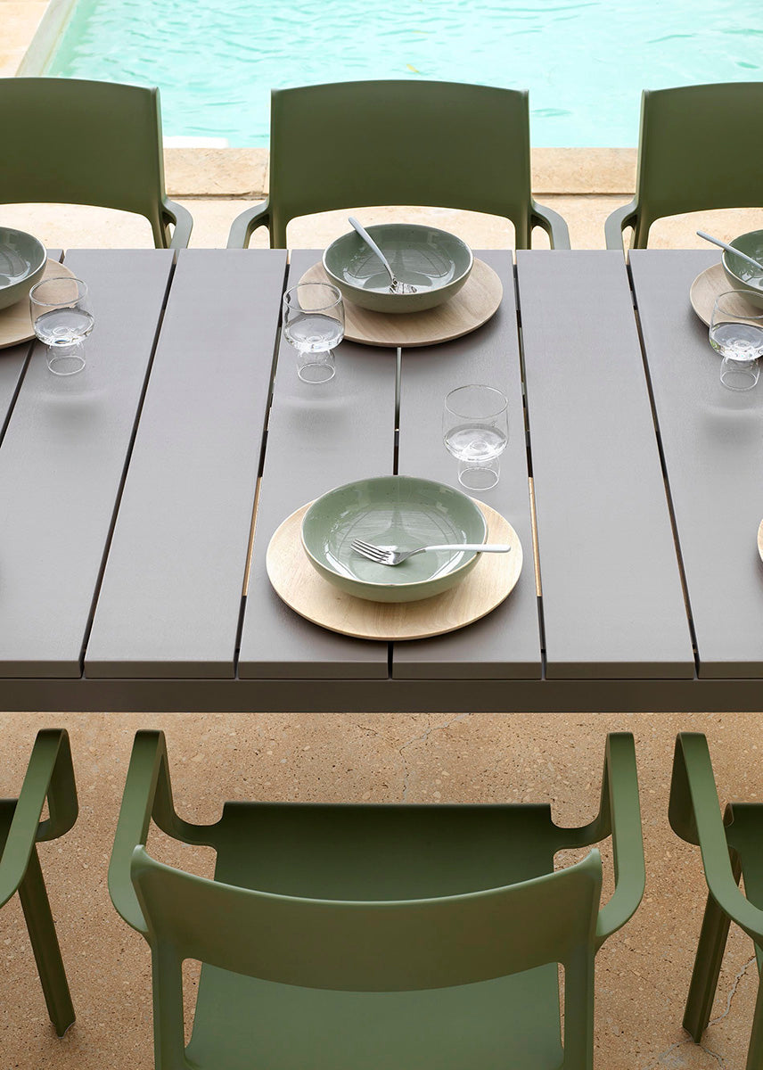 TRILL Brown Outdoor Chair with Armrests