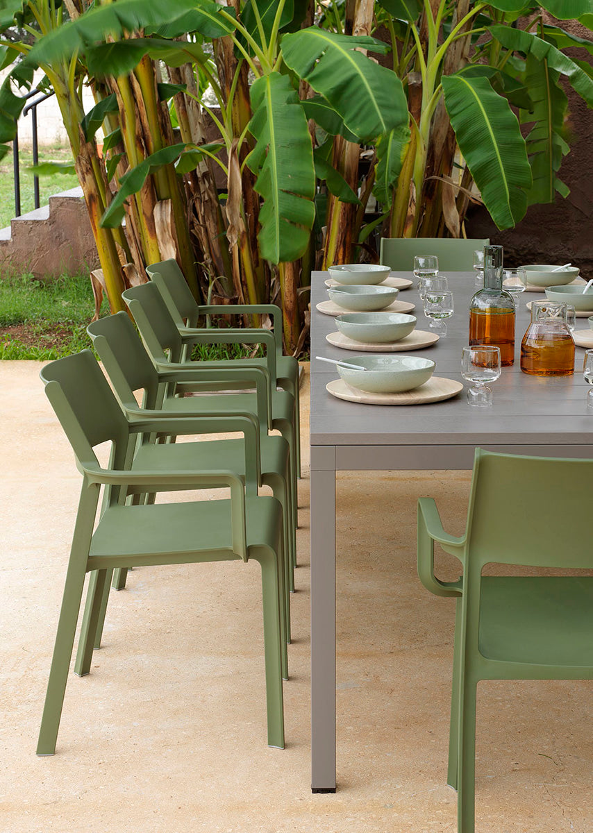 TRILL Brown Outdoor Chair with Armrests