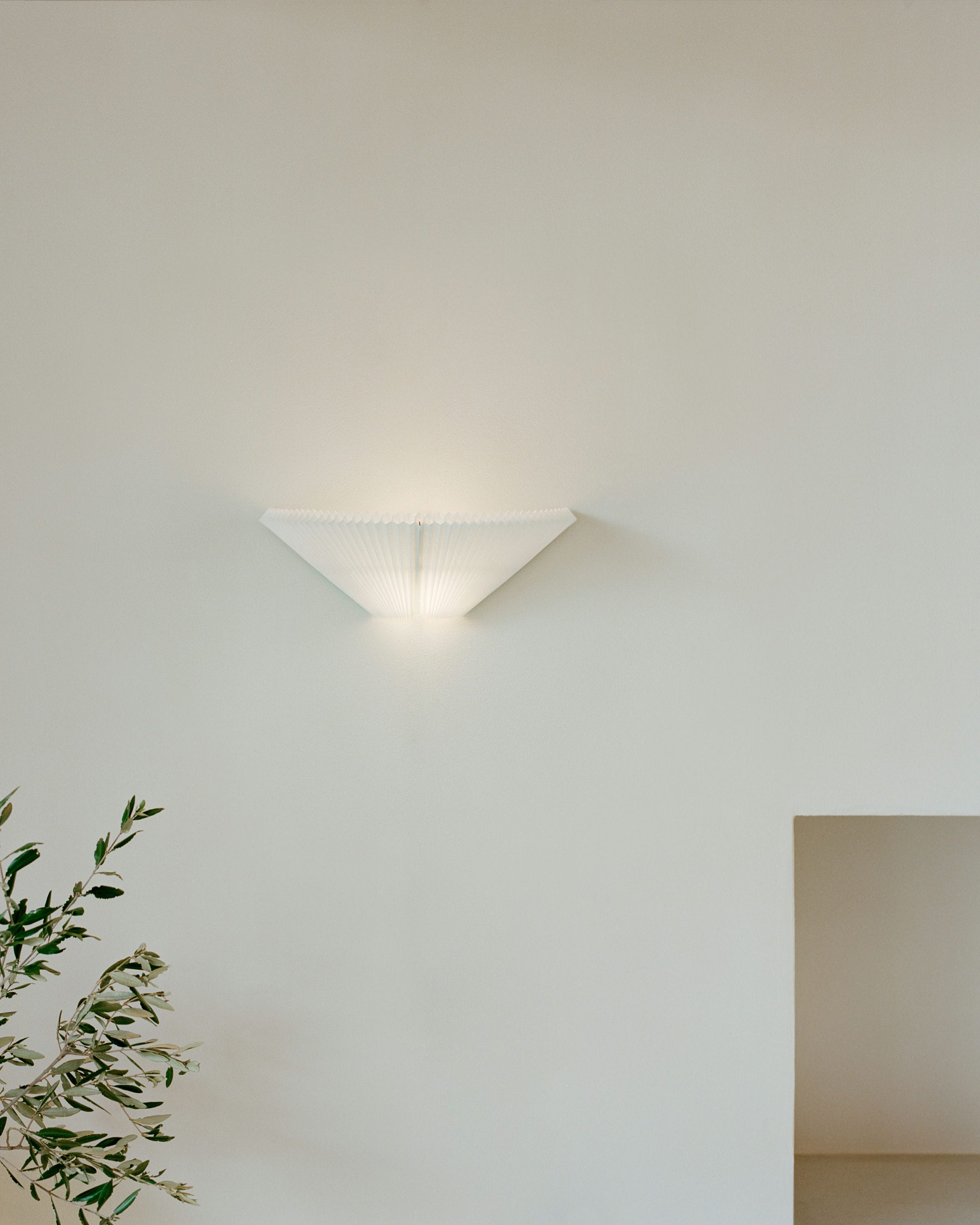 Weiße Nebra Wandlampe