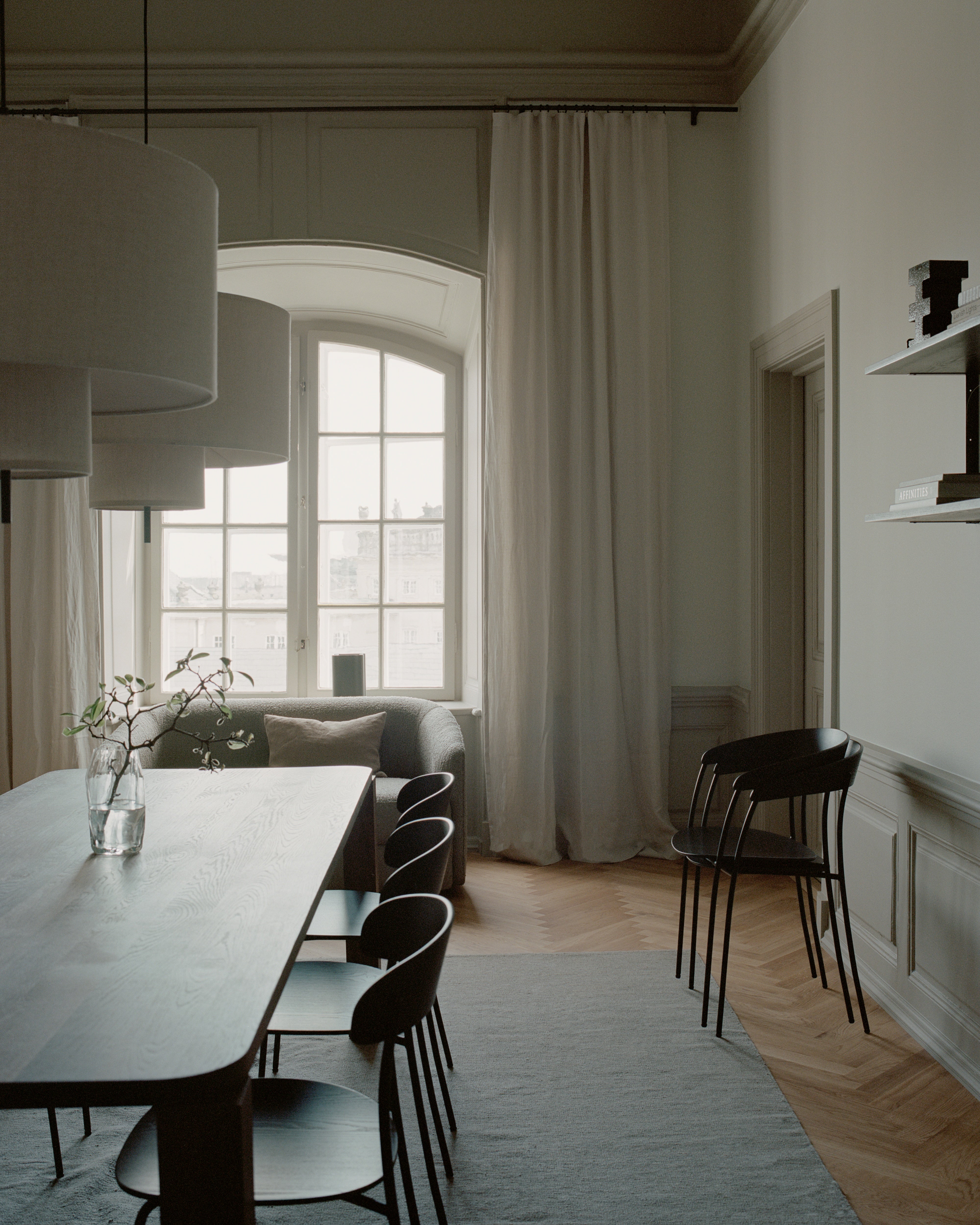 Stoel MISSING zwarte essenhoutfineer