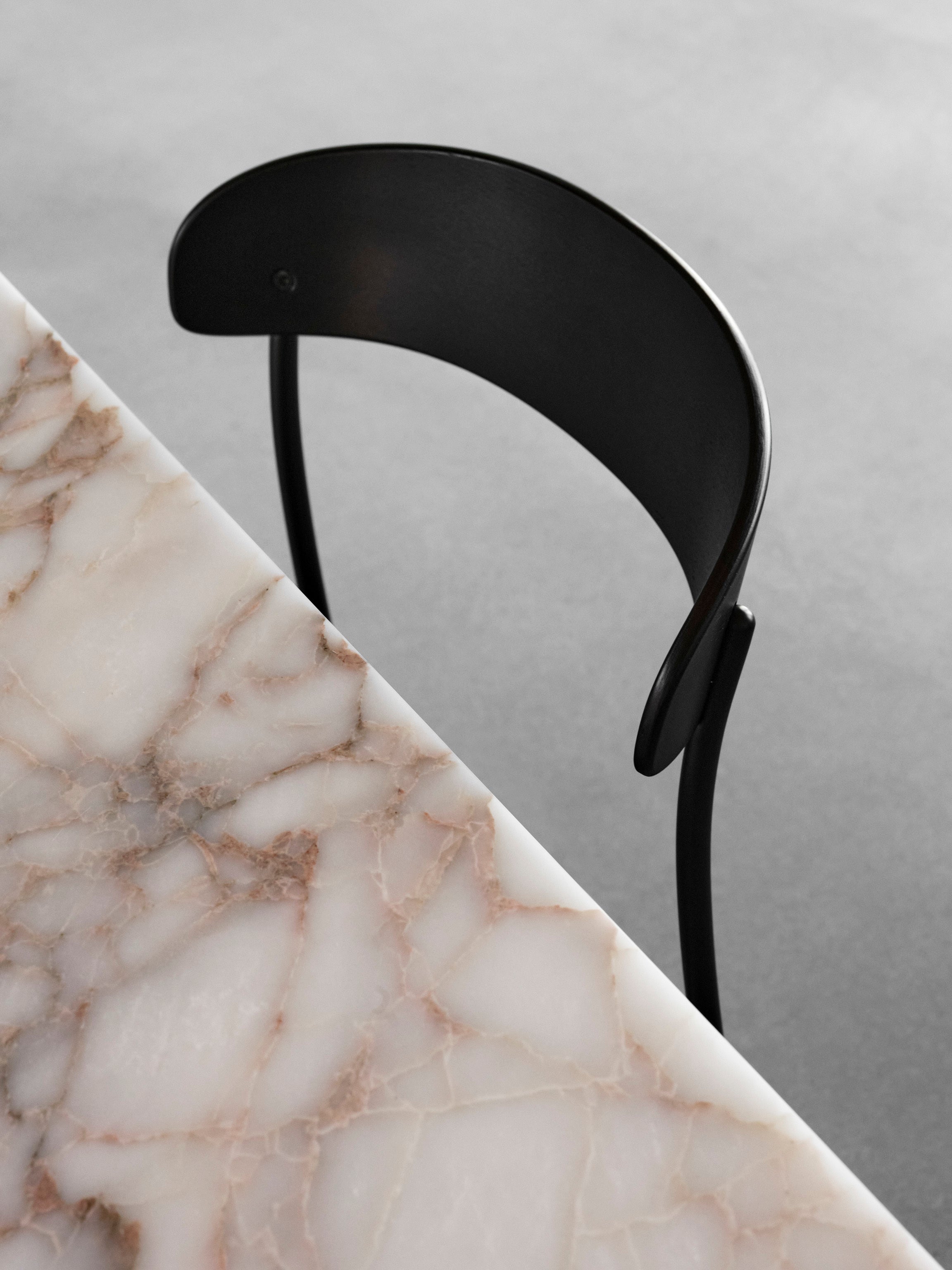 Stoel MISSING zwarte essenhoutfineer