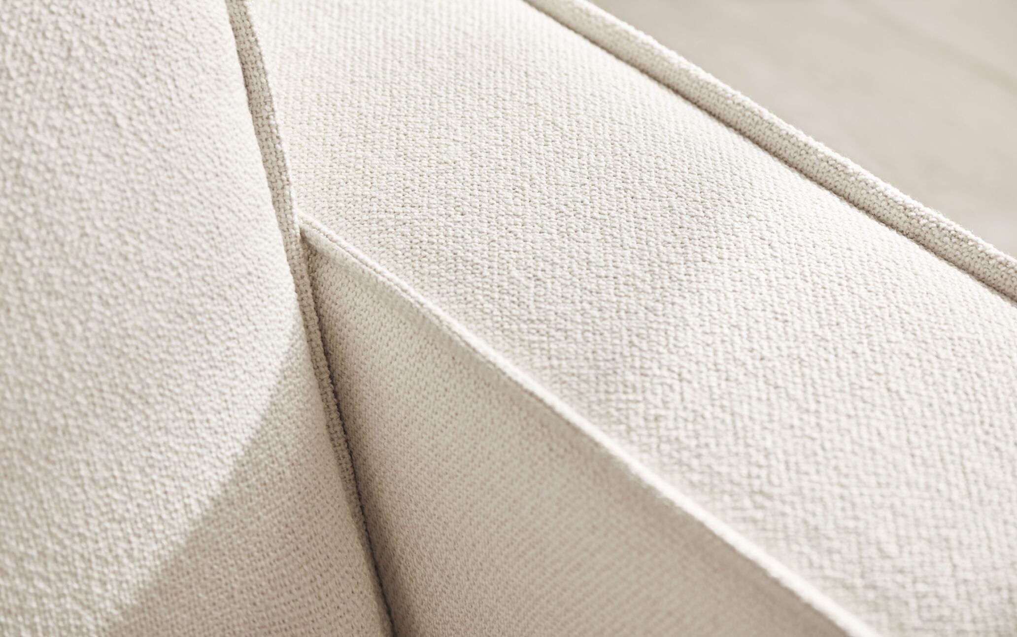 Sofa 2-module gestoffeerd NOORA zwarte basis