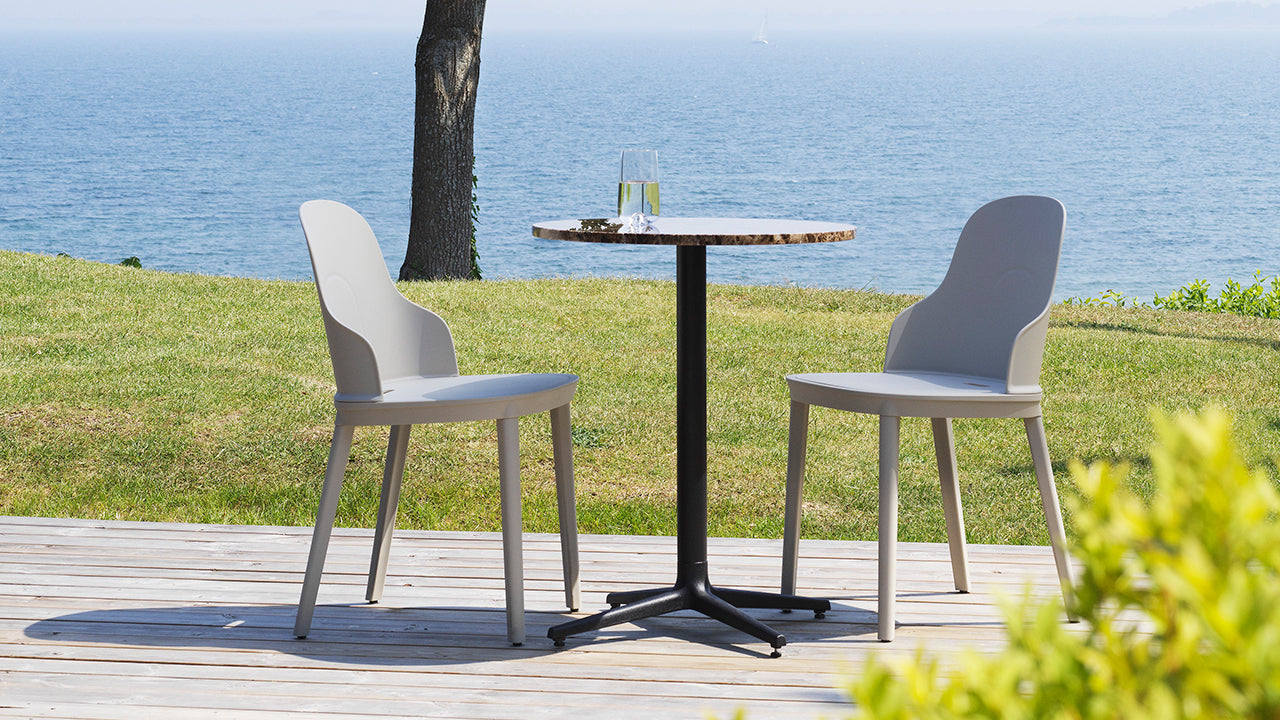 Ronde café tafel ALLEZ met marmeren blad en zwarte basis