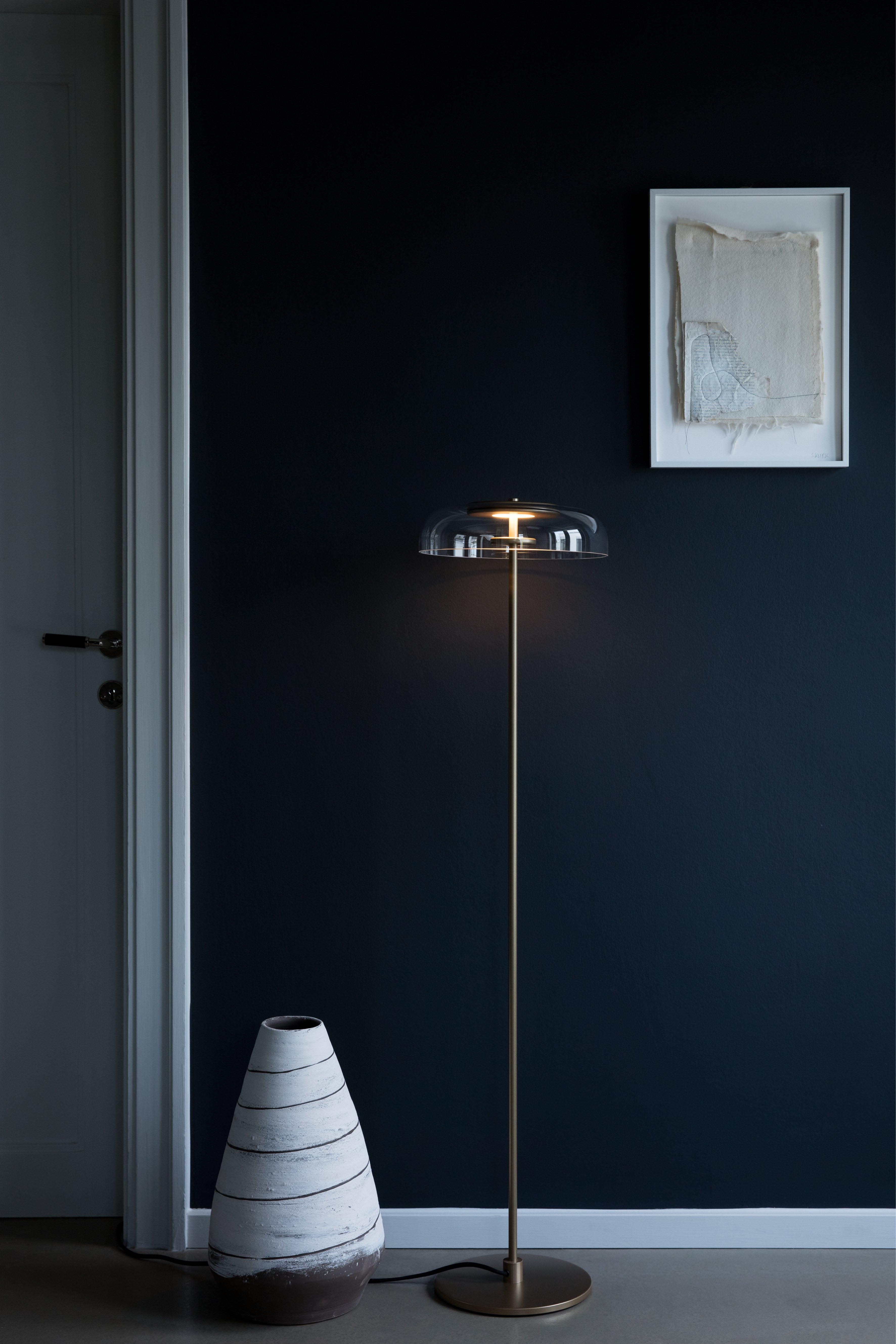 Stehlampe BLOSSI gold mit transparentem Glas