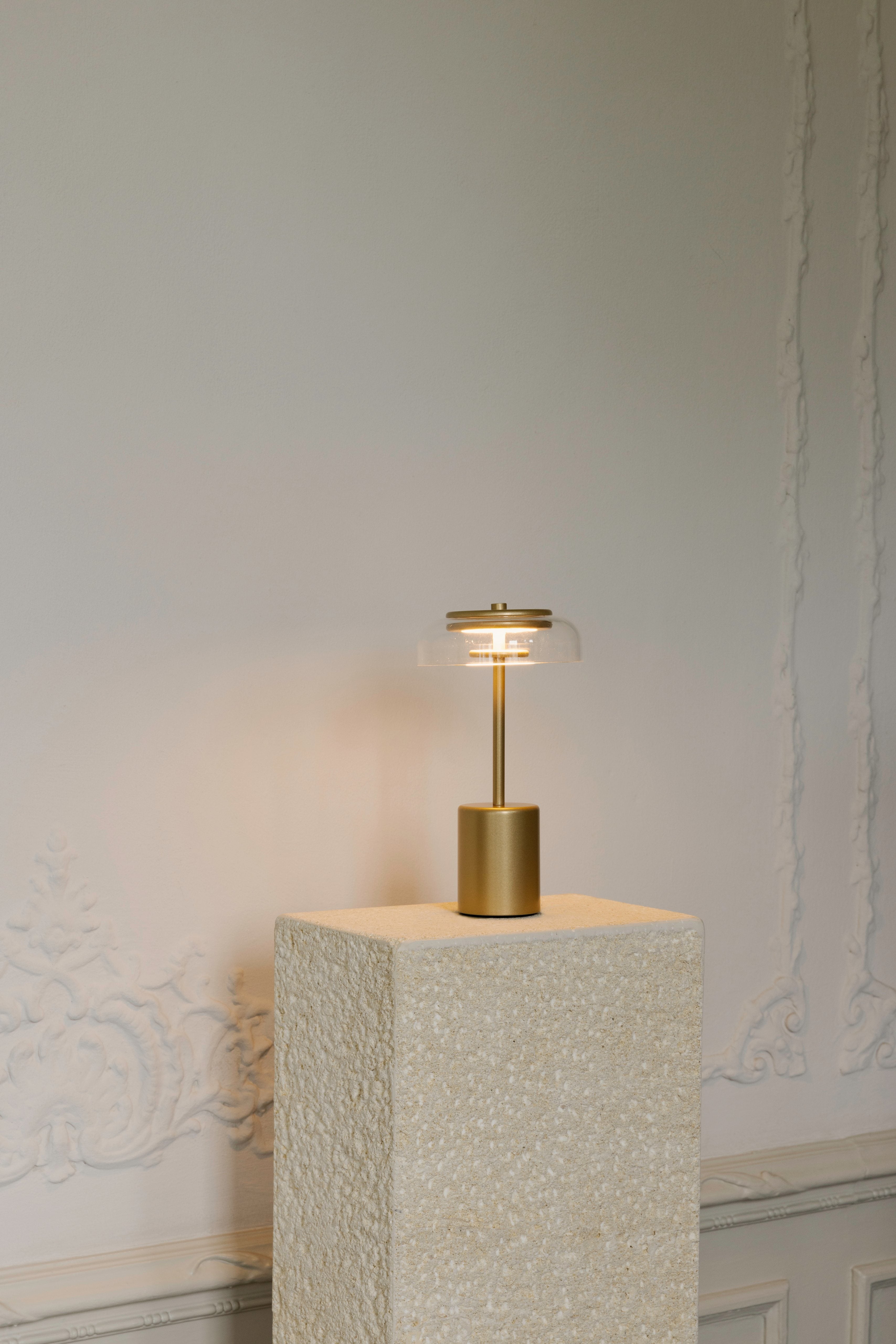 Tragbare Lampe BLOSSI gold mit transparentem Glas